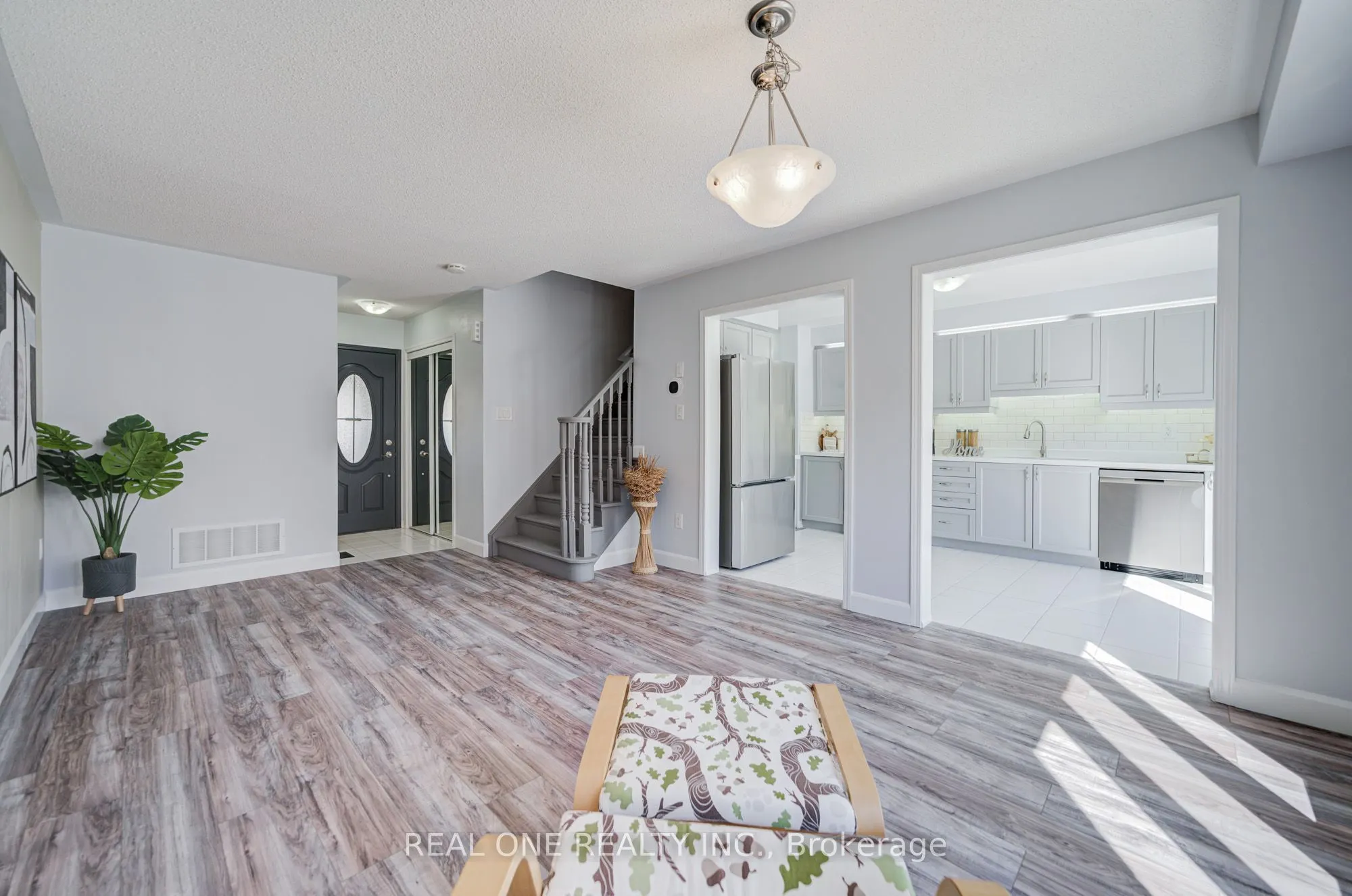 266 Woodley Crescent
