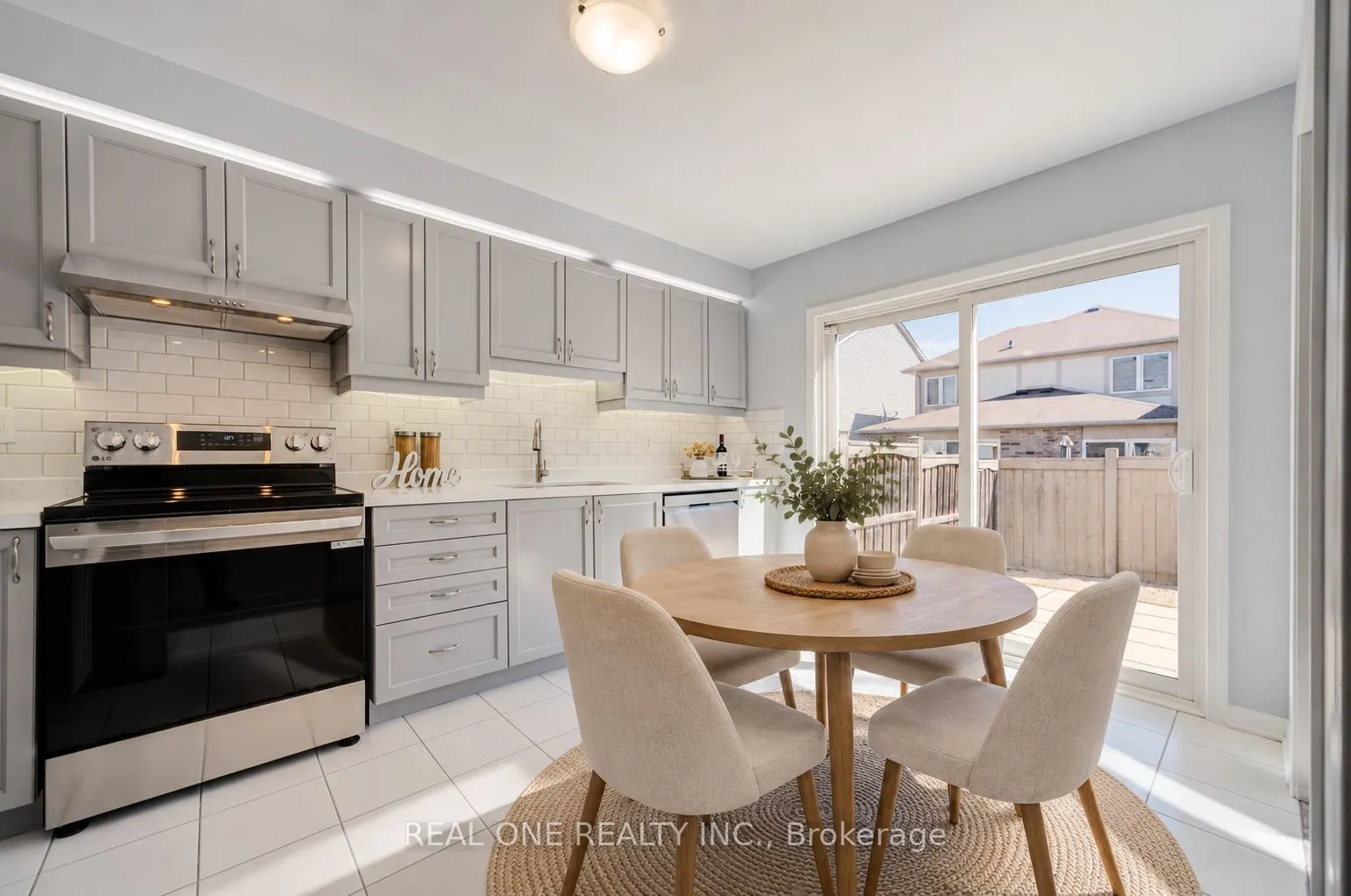 266 Woodley Crescent