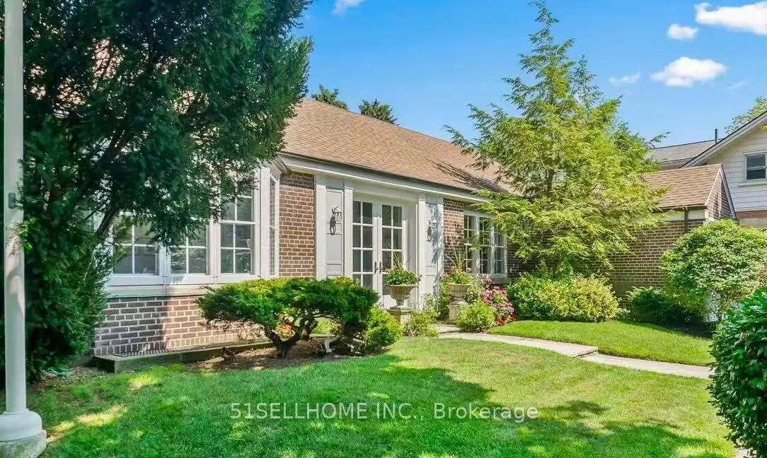 2583 Lake Shore Boulevard W