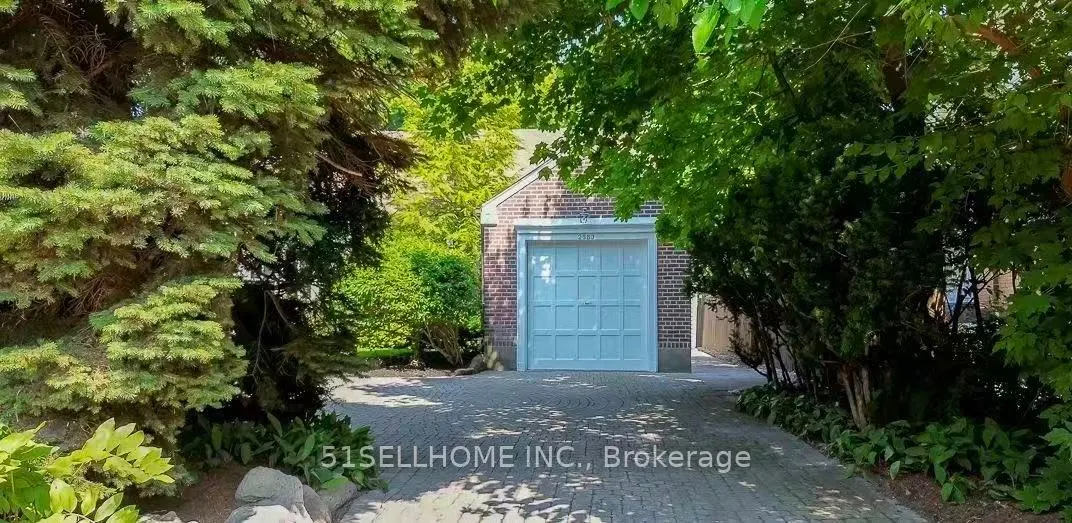 2583 Lake Shore Boulevard W