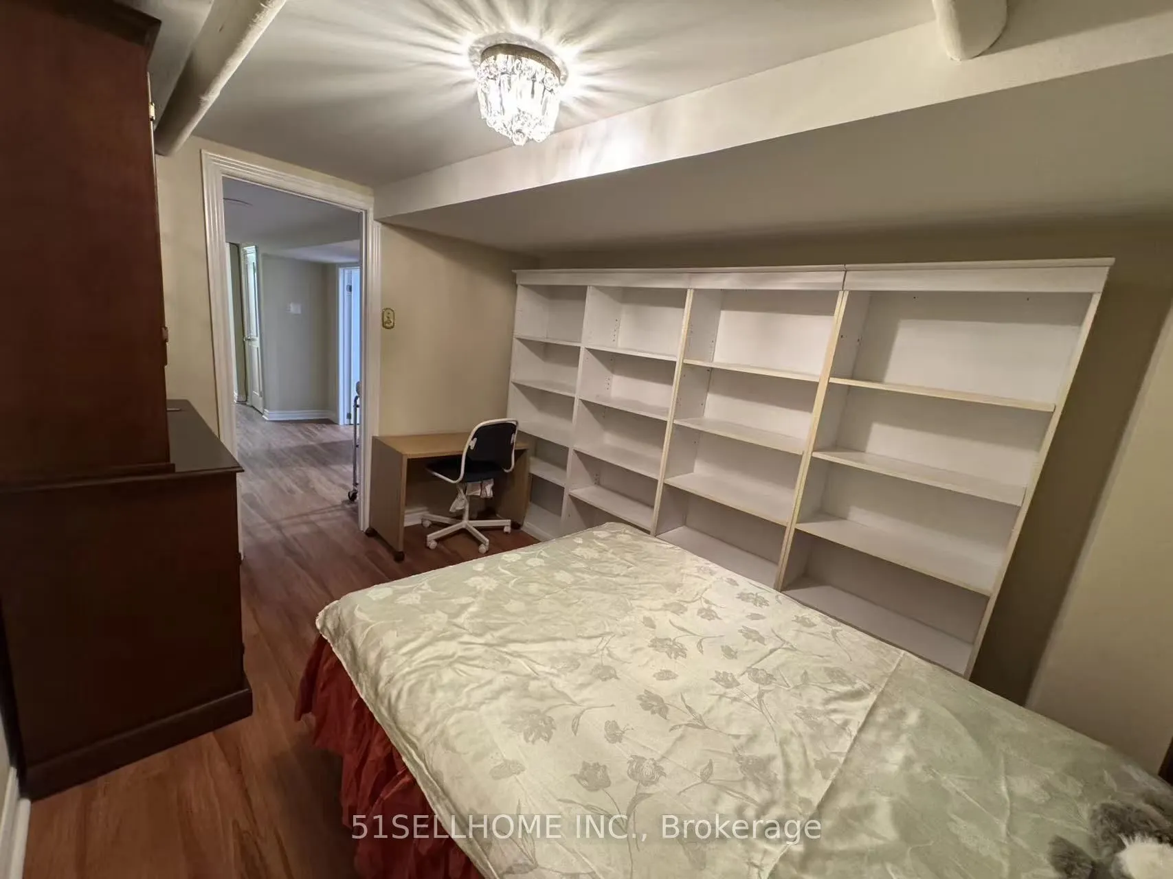 2583 Lake Shore Boulevard W
