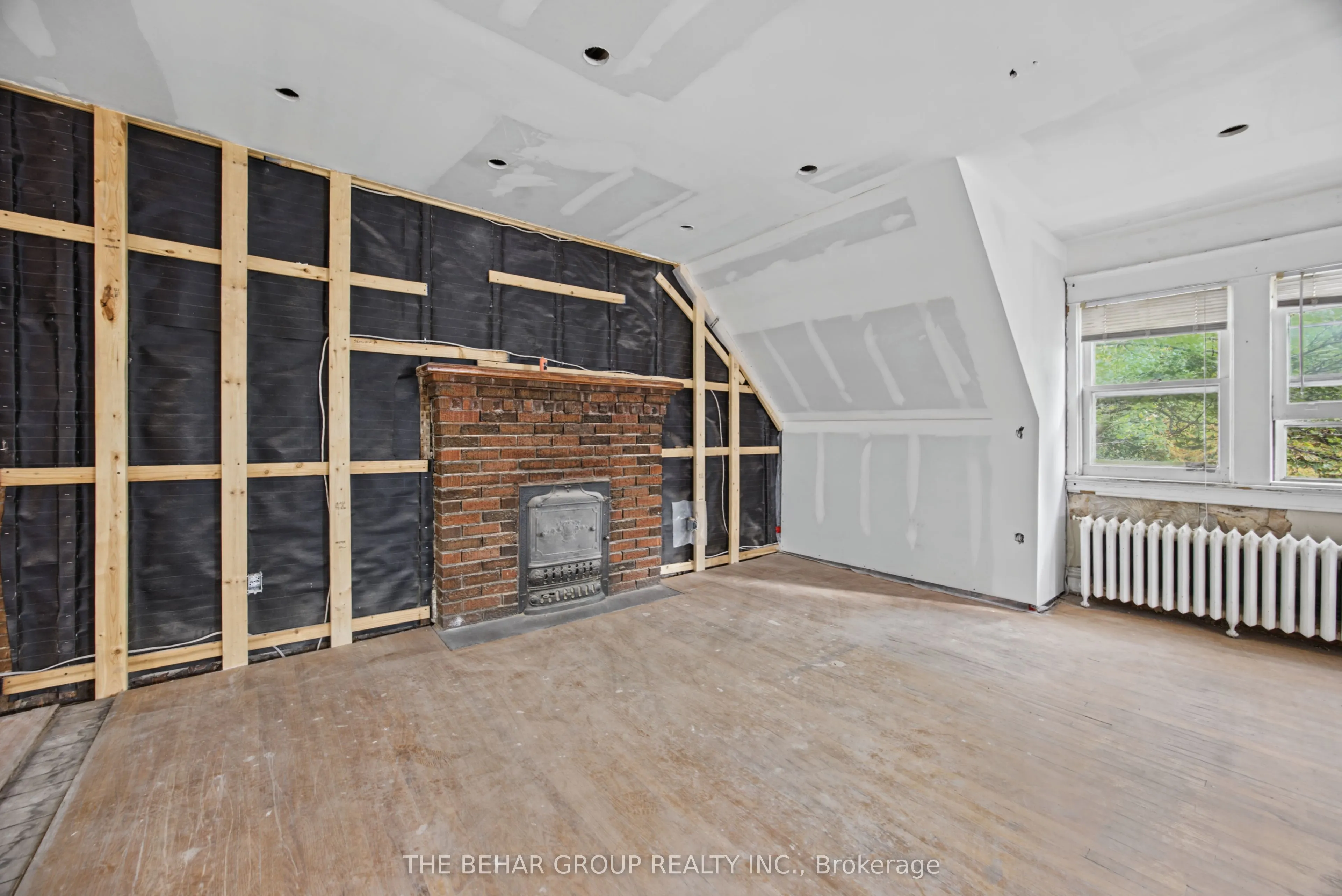 319 Indian Road