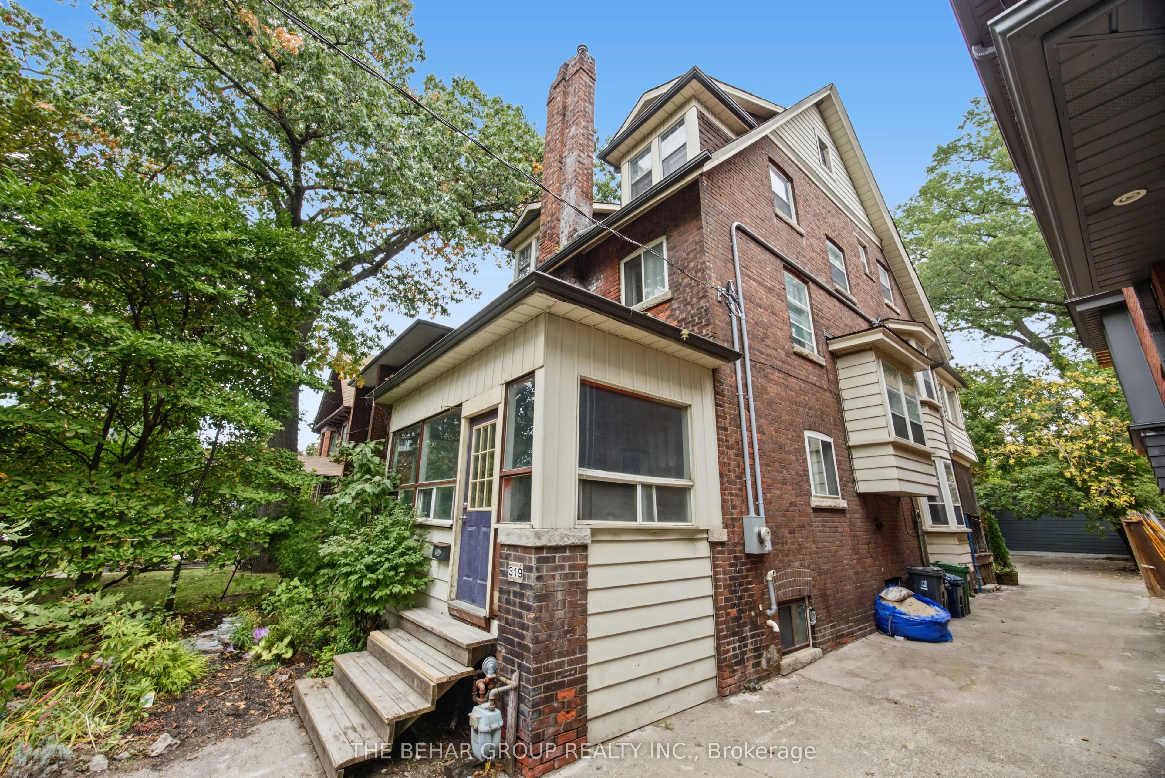 319 Indian Road
