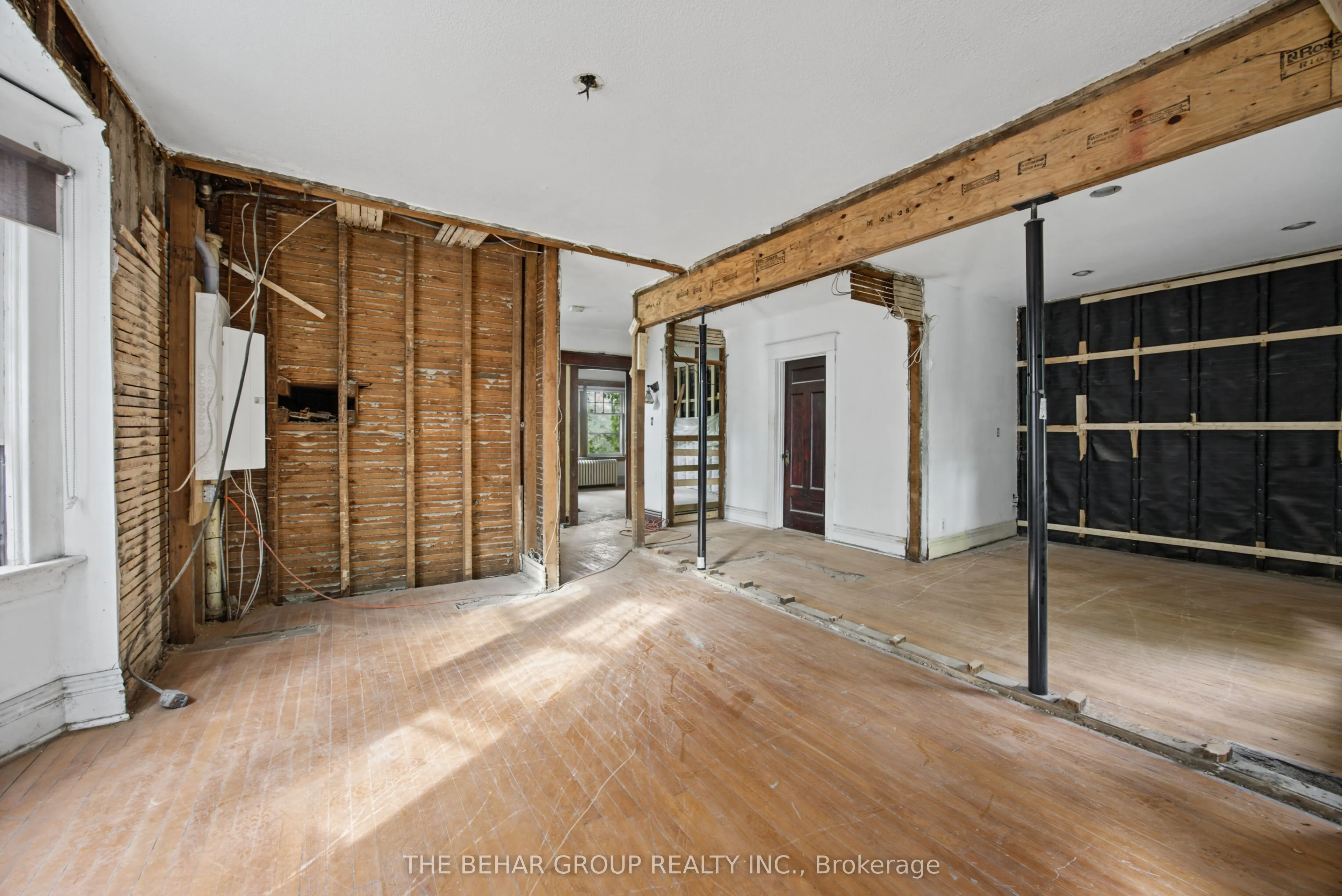 319 Indian Road