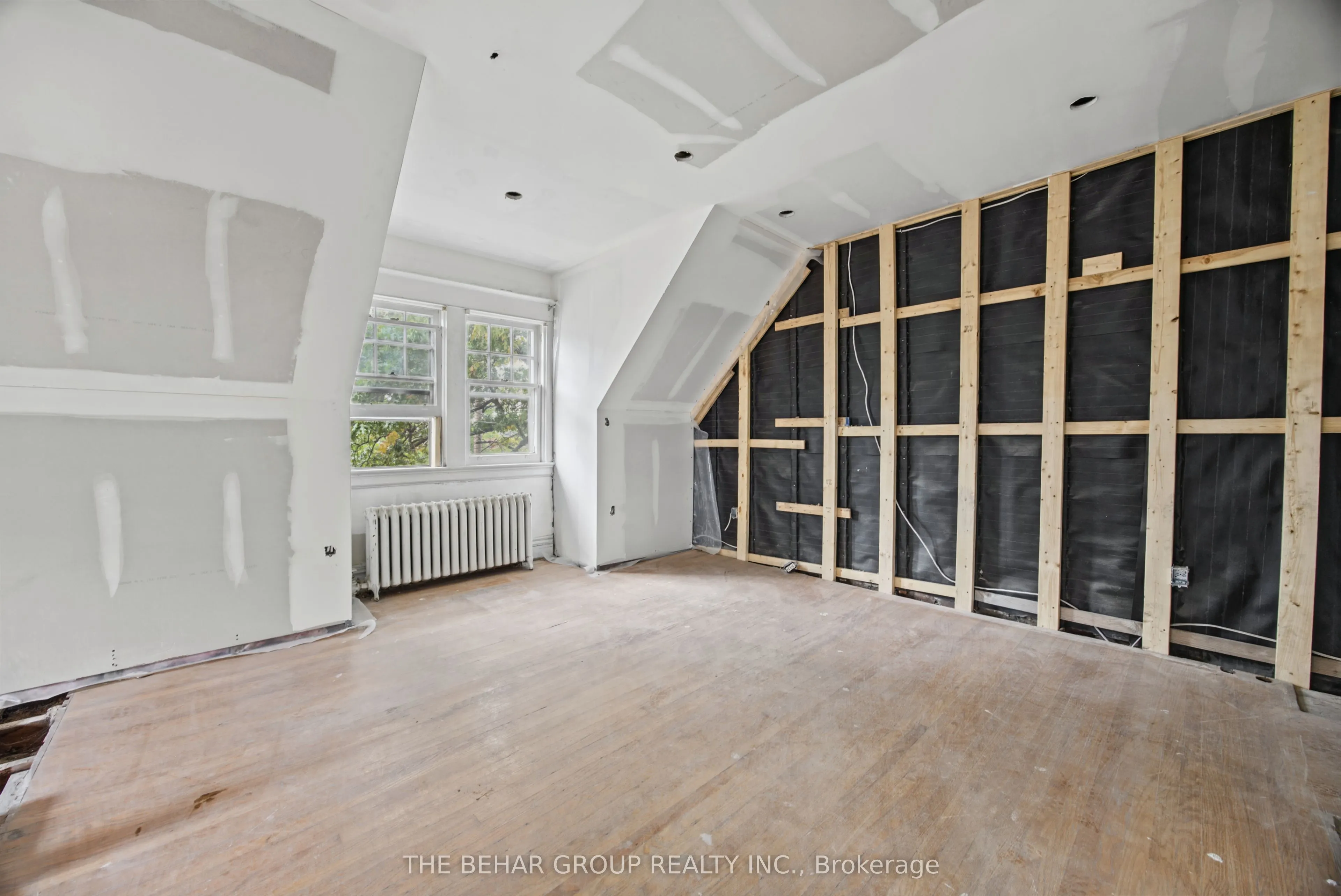 319 Indian Road