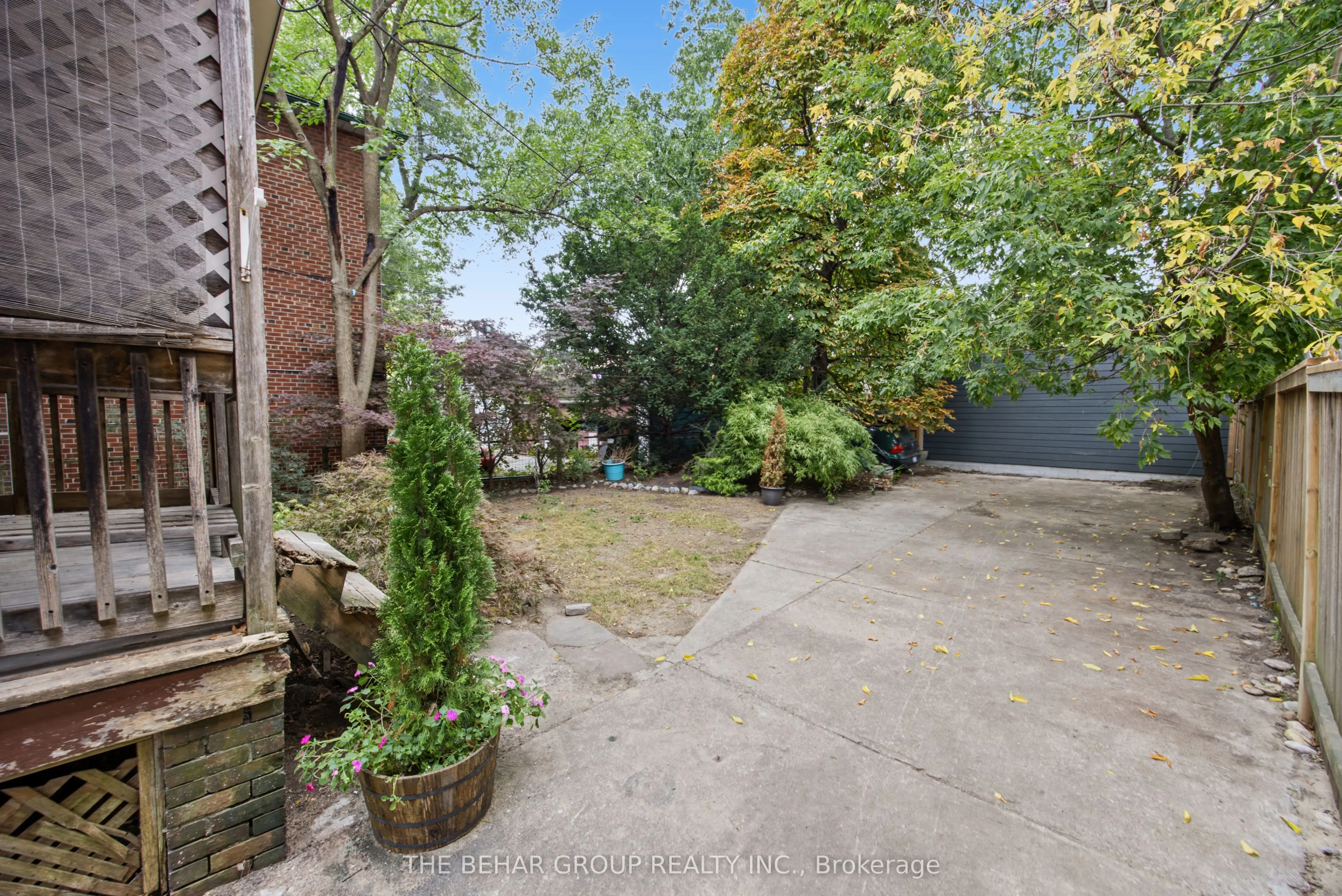 319 Indian Road