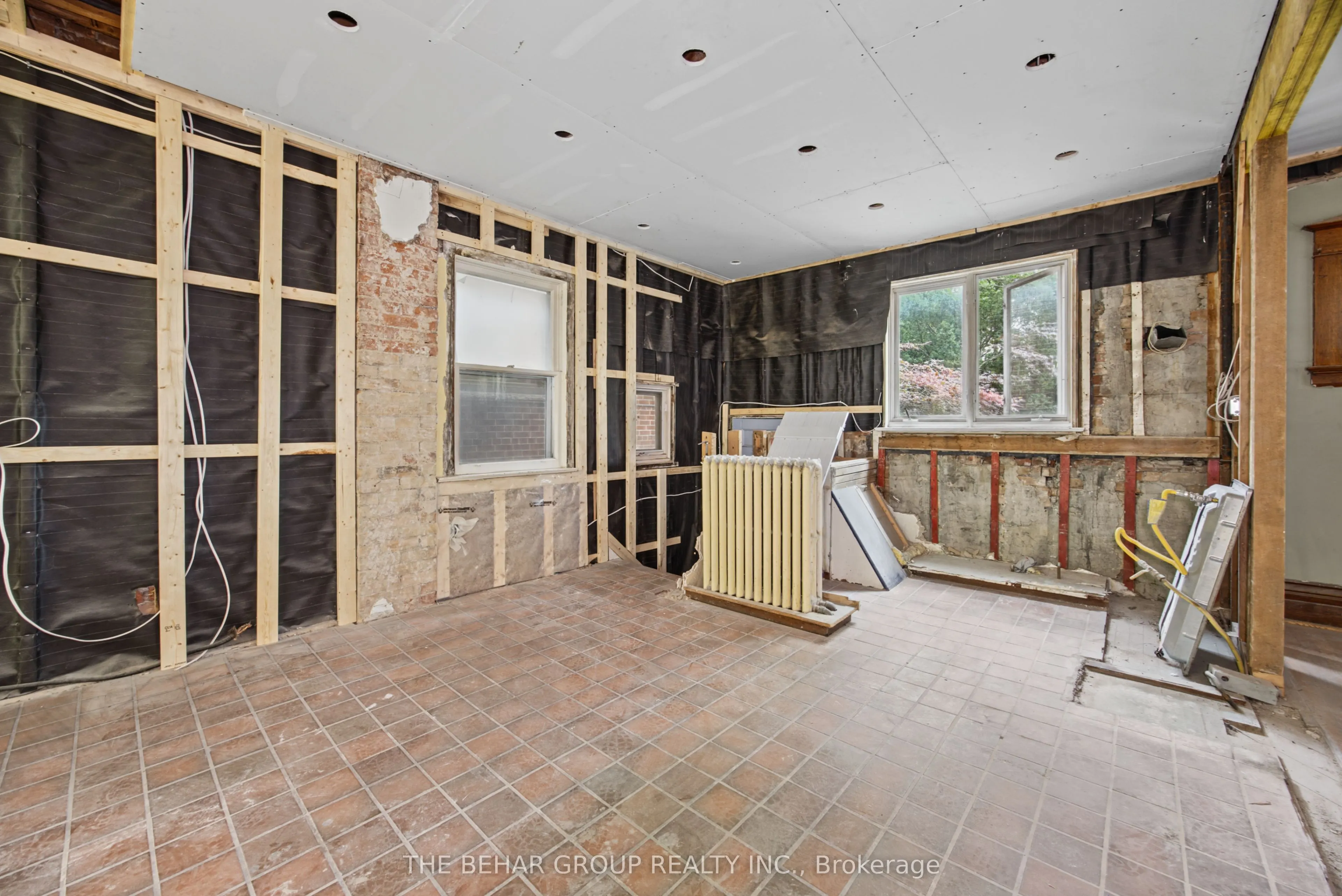 319 Indian Road
