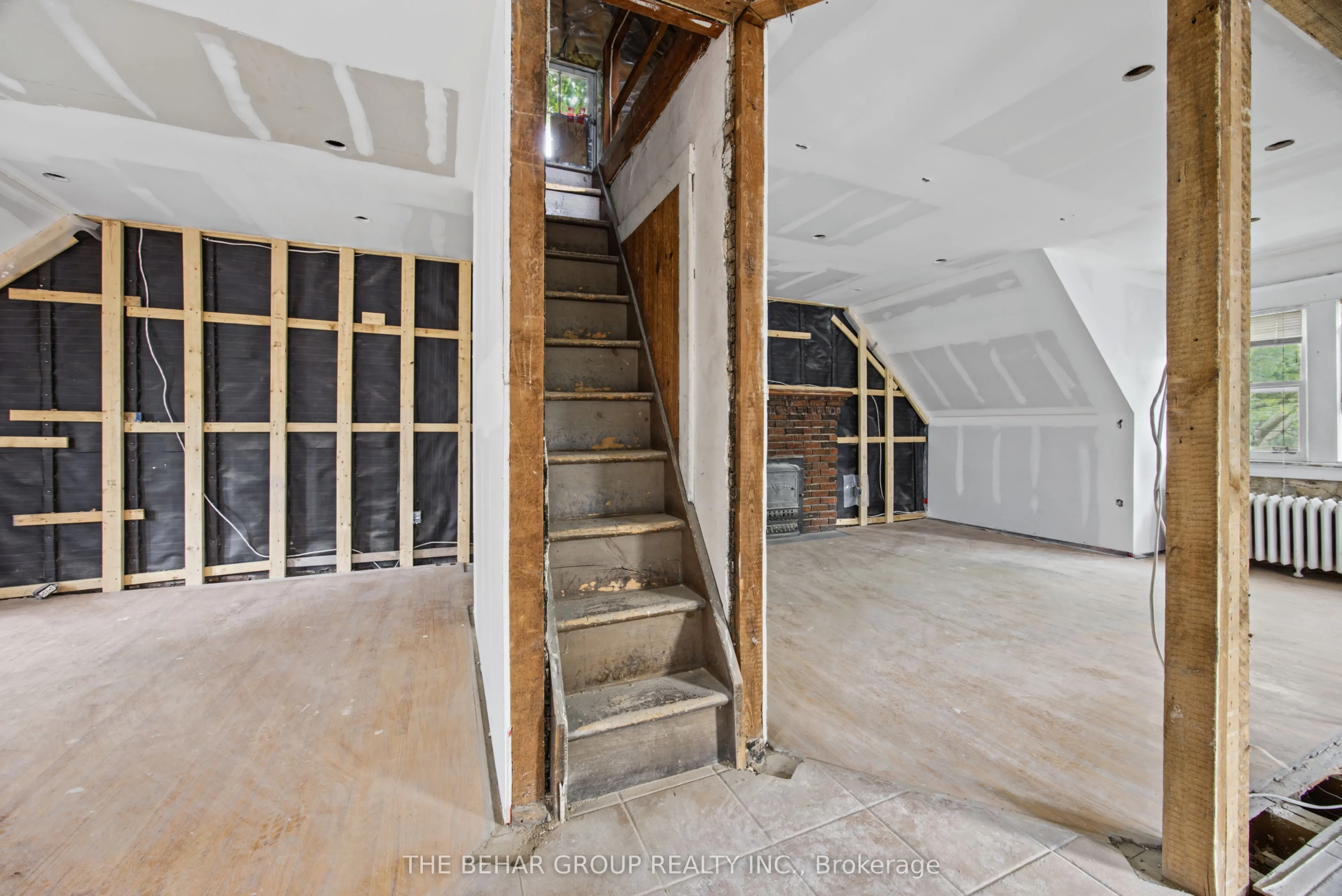 319 Indian Road