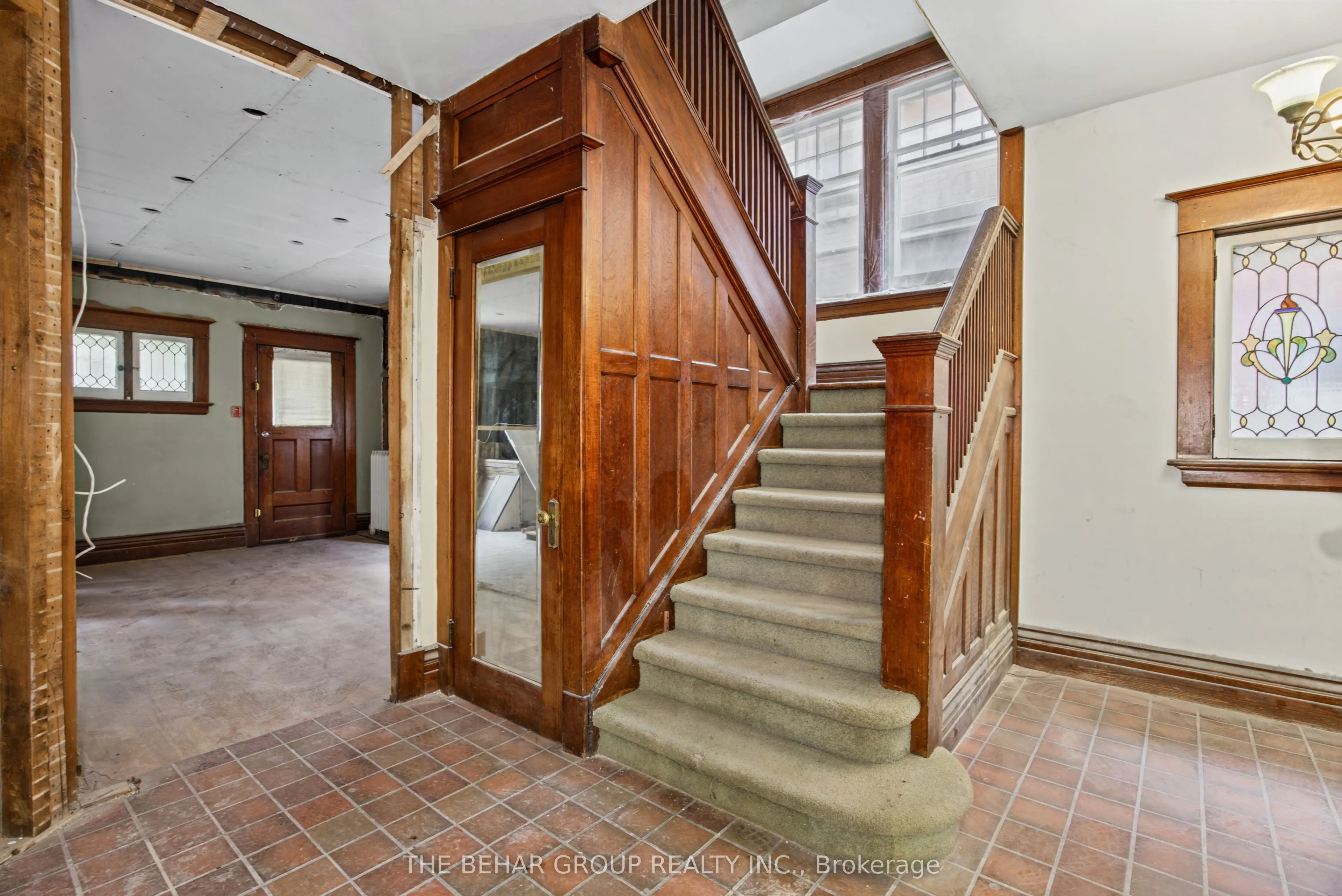 319 Indian Road