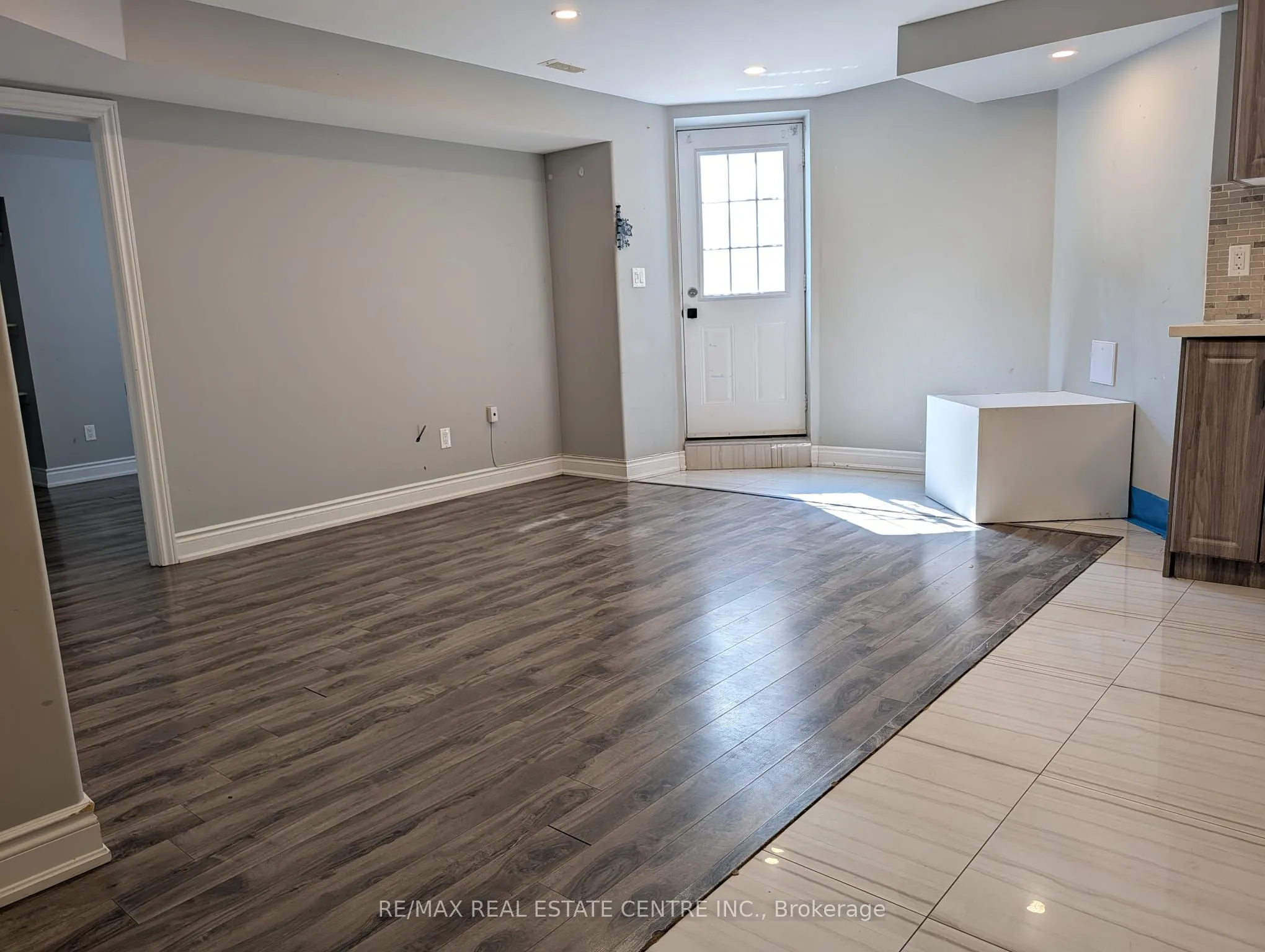 70 Showboat Crescent #BSMT