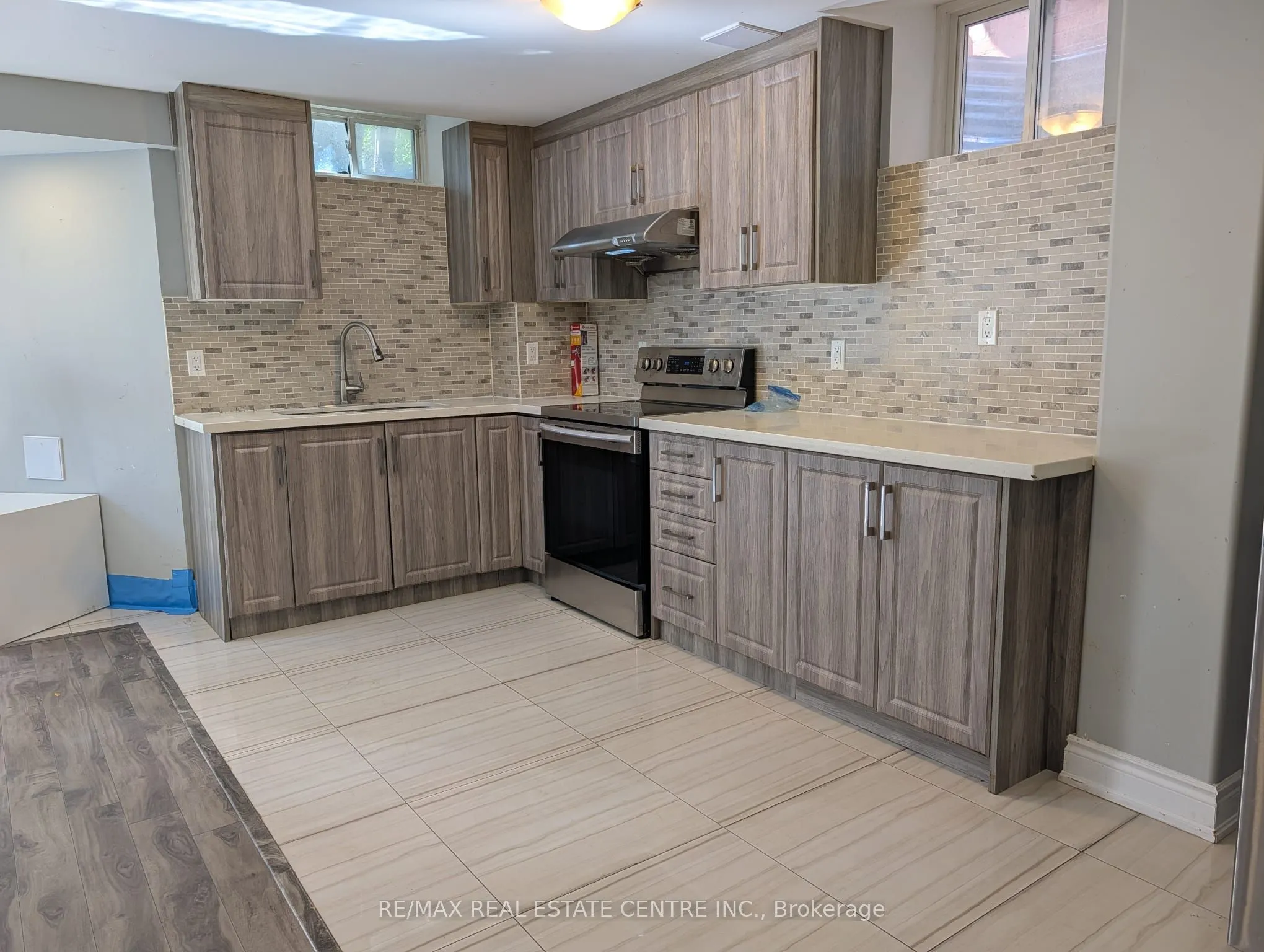 70 Showboat Crescent #BSMT