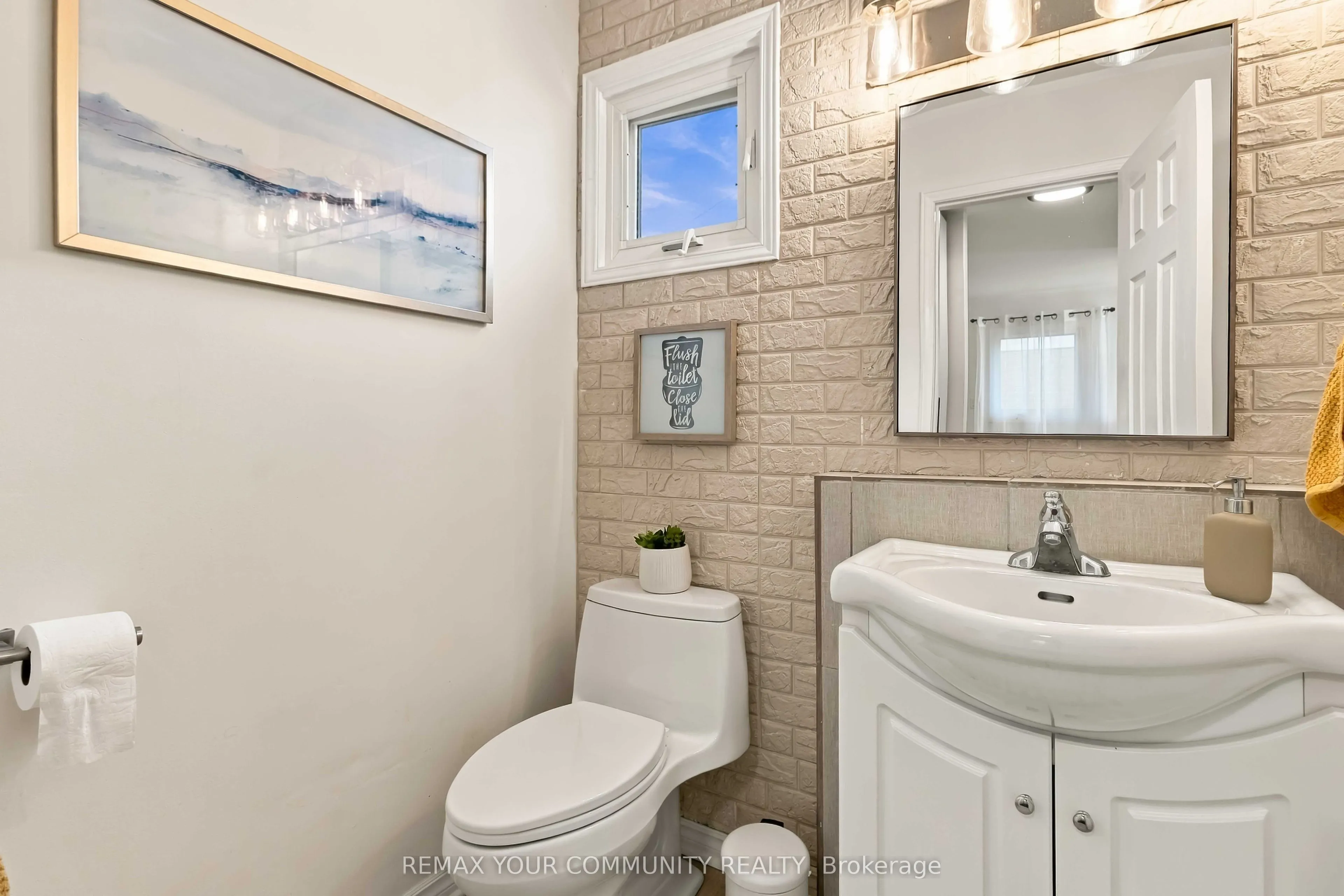 7013 Hickling Crescent