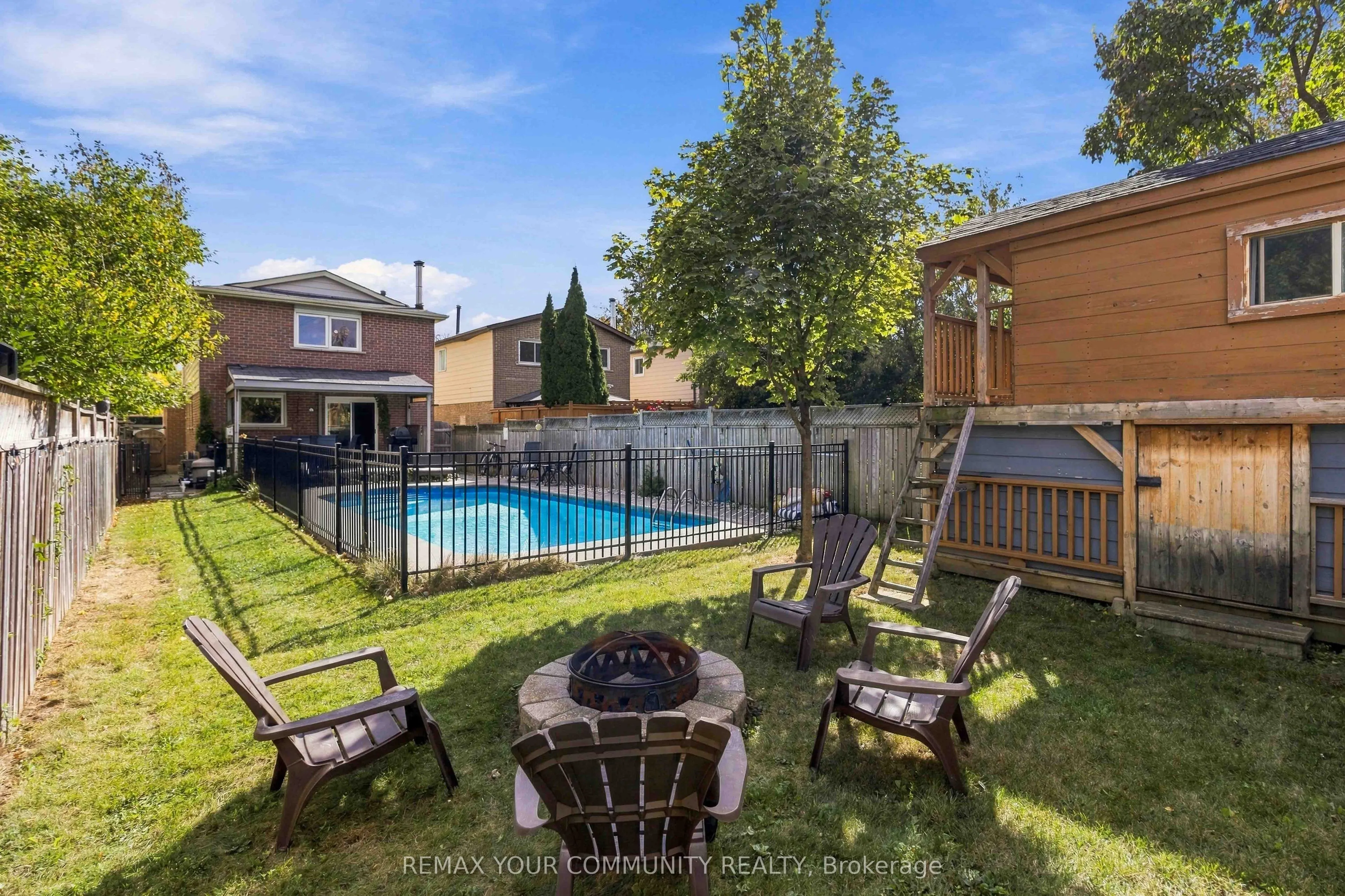 7013 Hickling Crescent