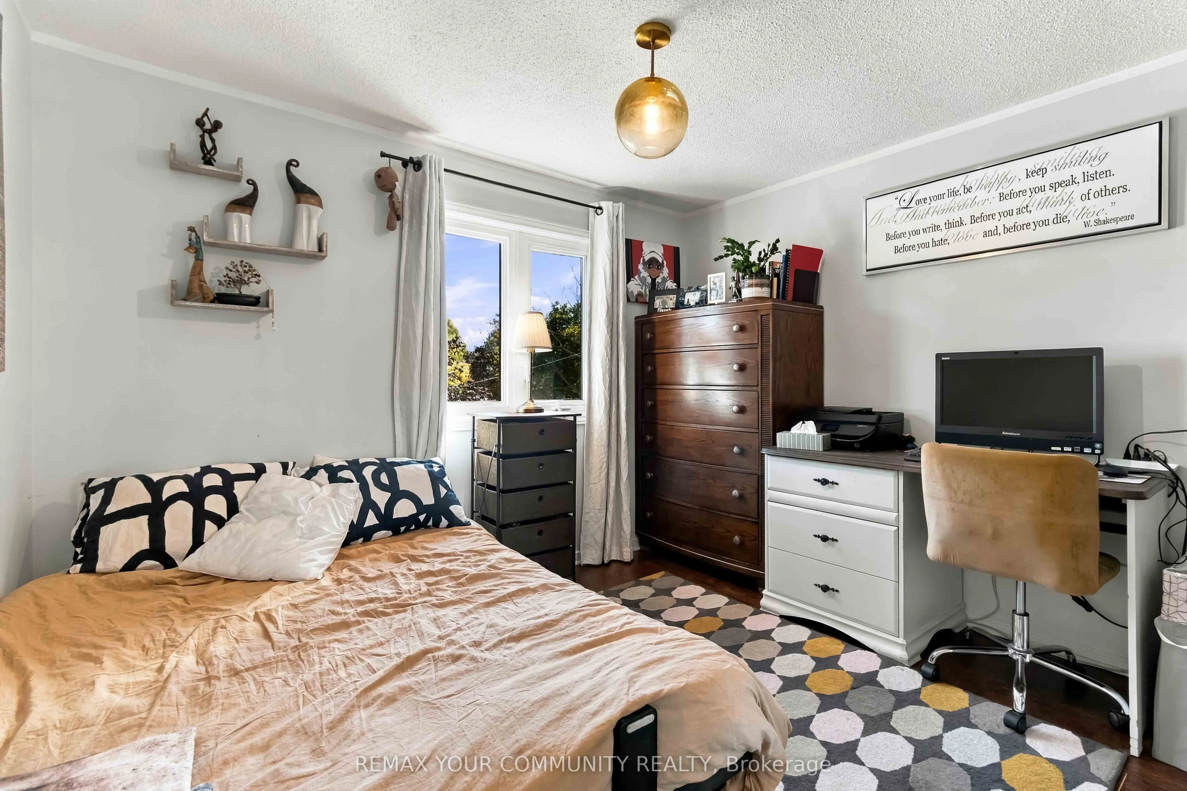 7013 Hickling Crescent