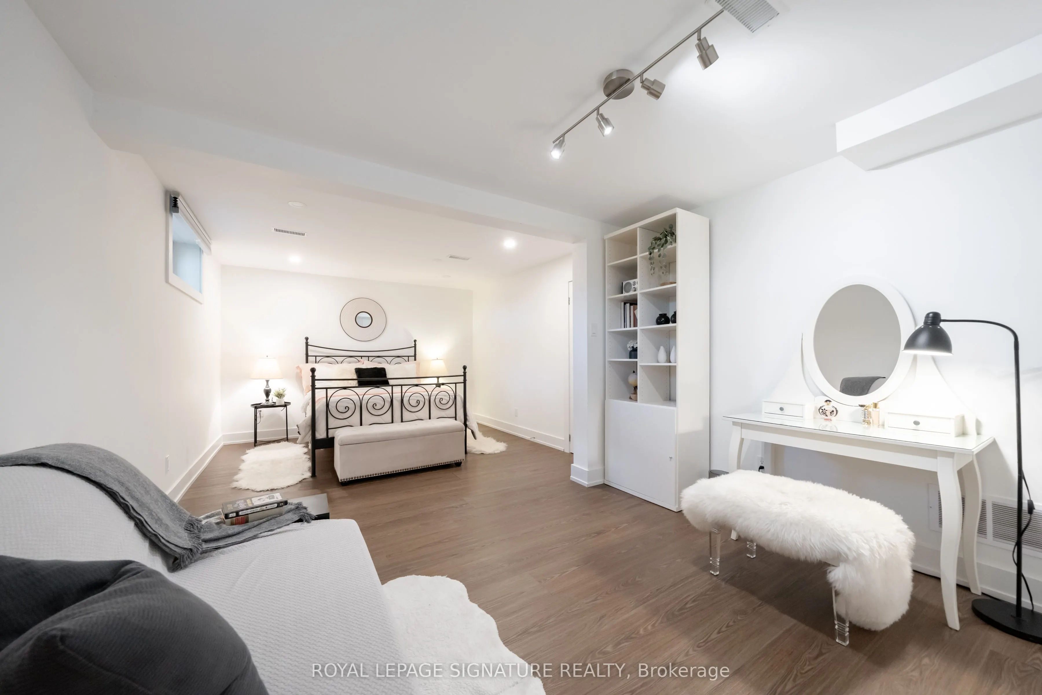 3510 Burningelm Crescent