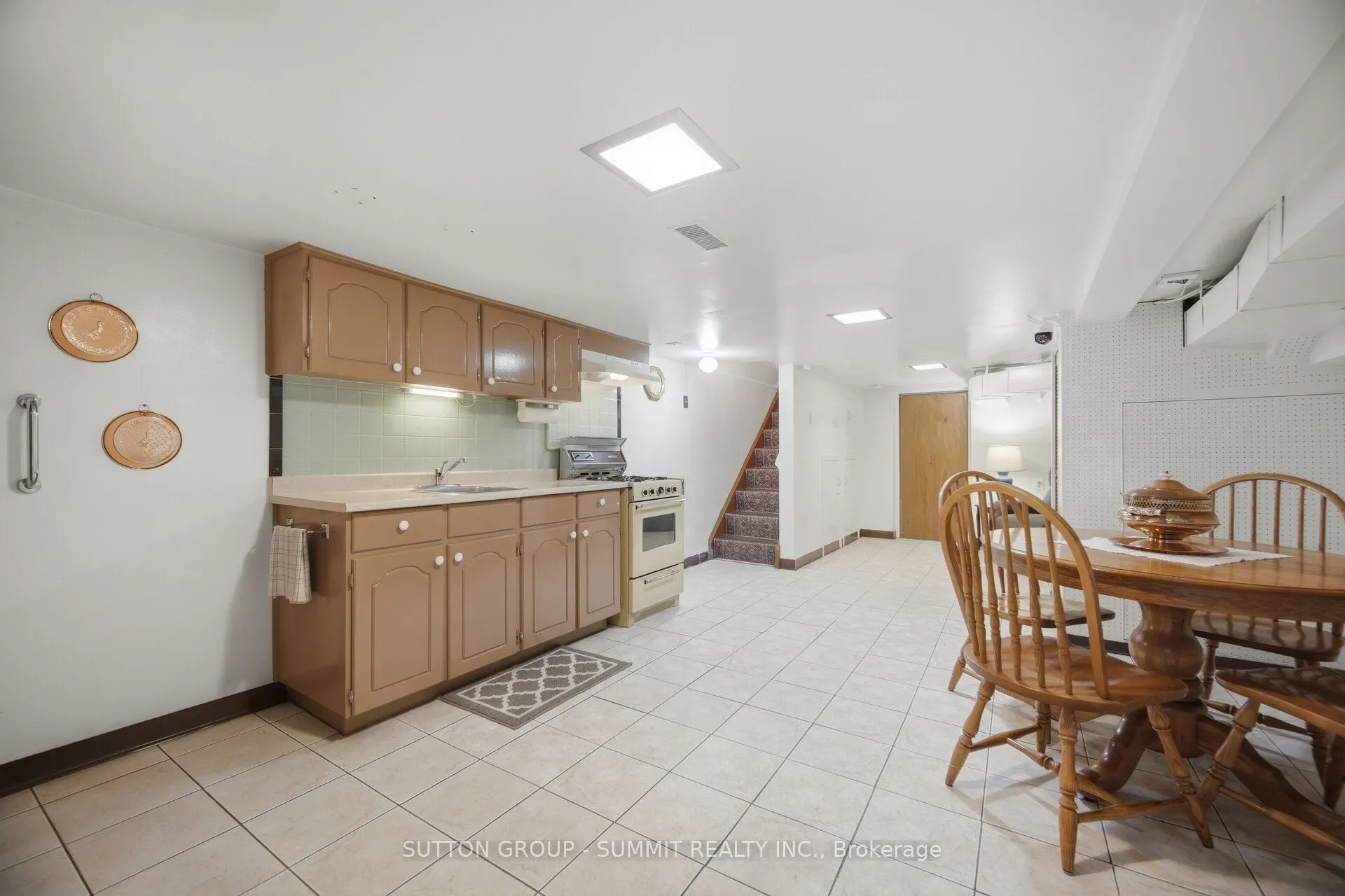 28 SYMINGTON Avenue