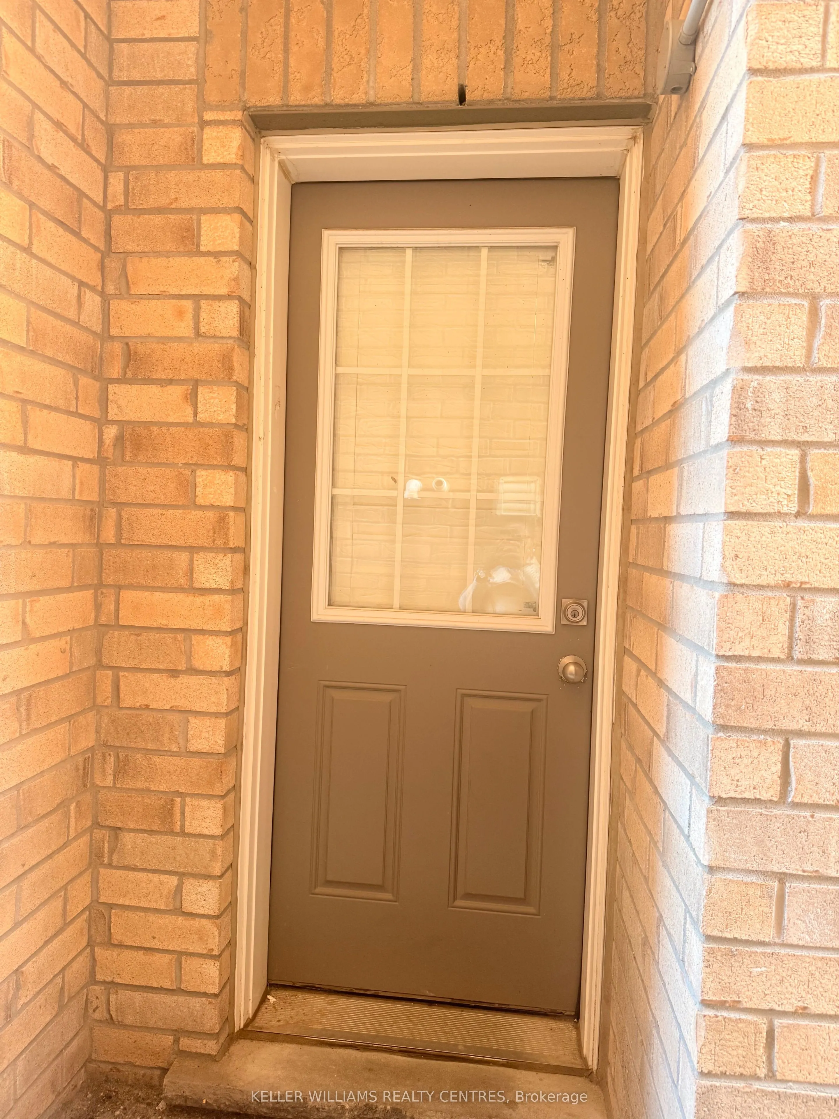 64 Twistleton BASEMENT Street W