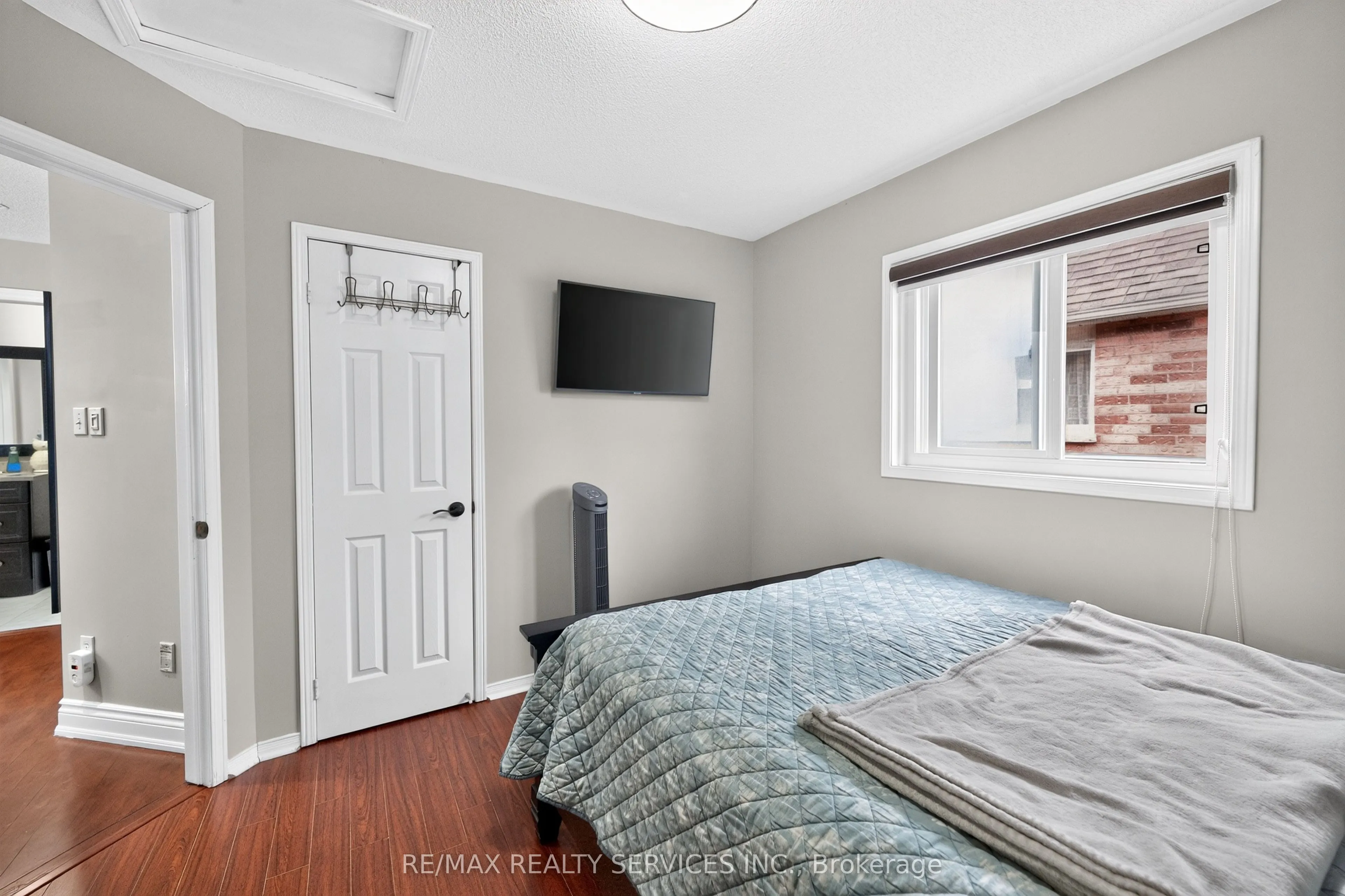47 Twisted Oak Street