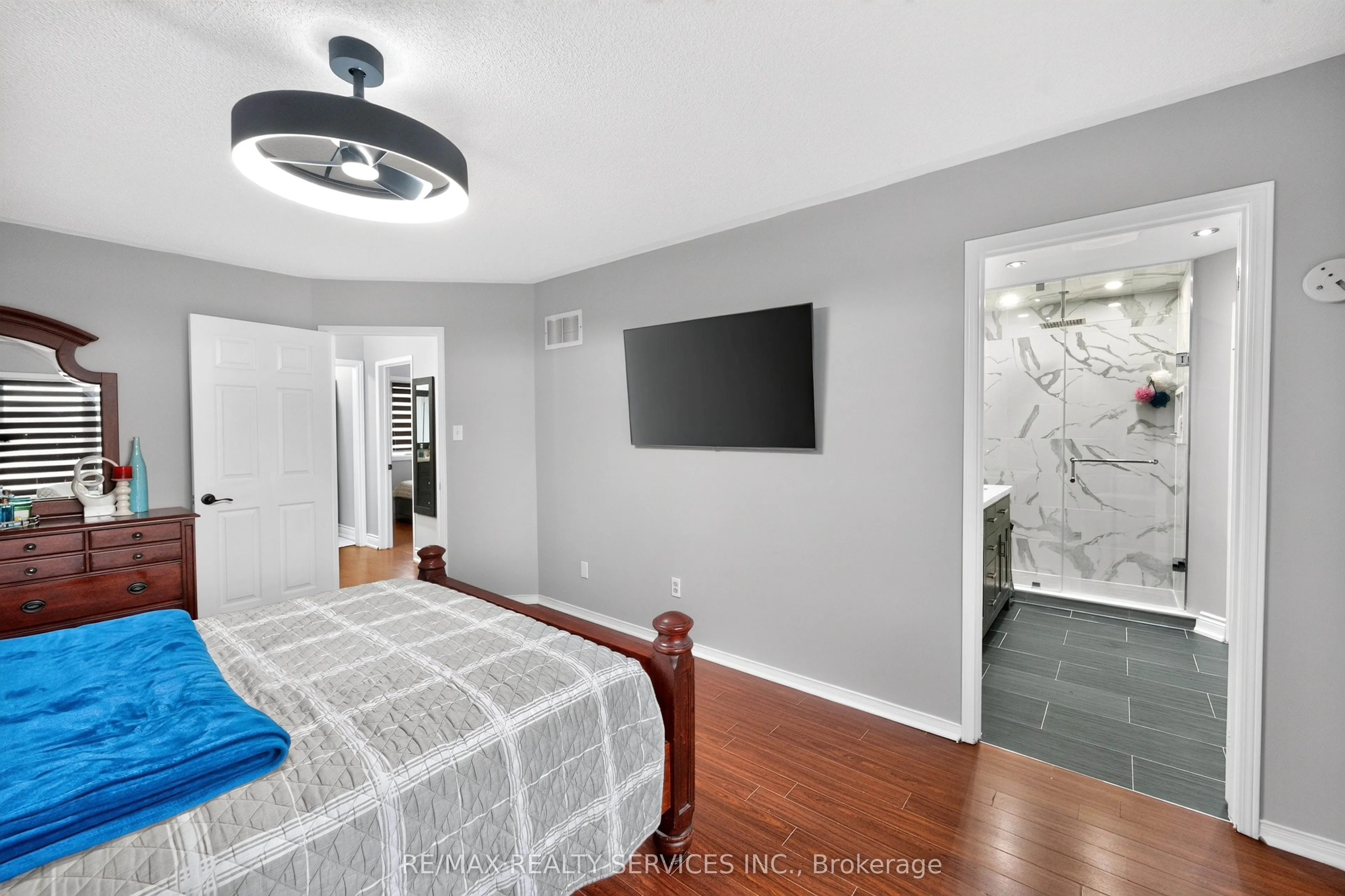 47 Twisted Oak Street