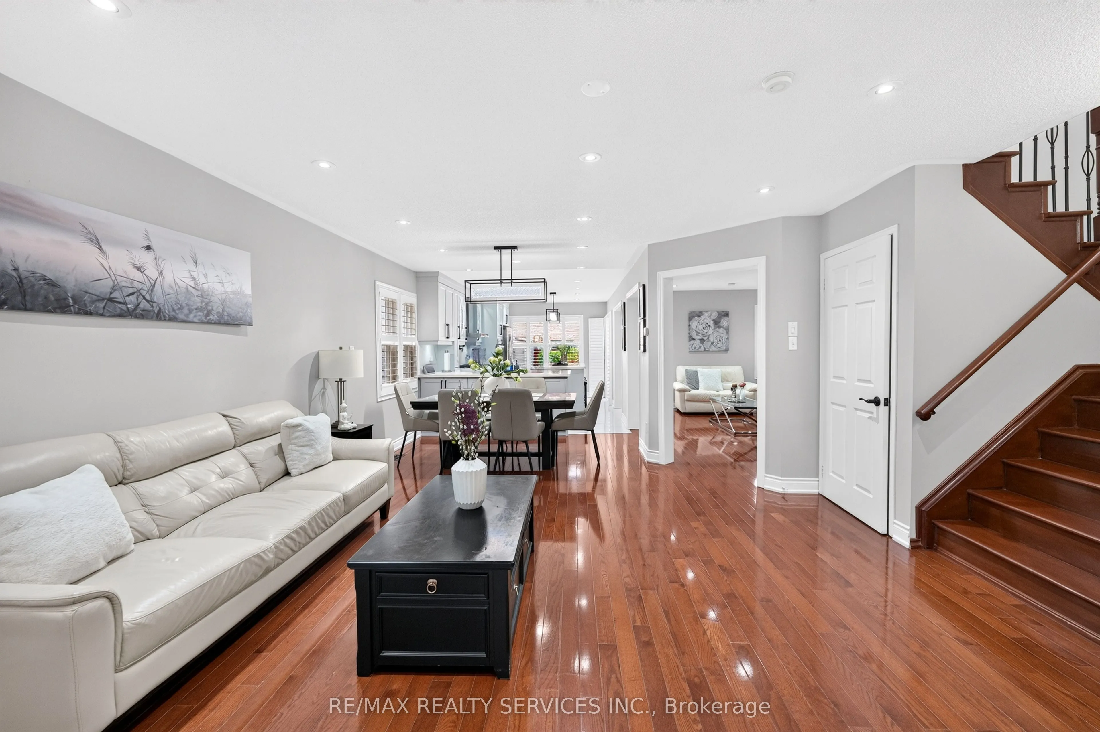 47 Twisted Oak Street