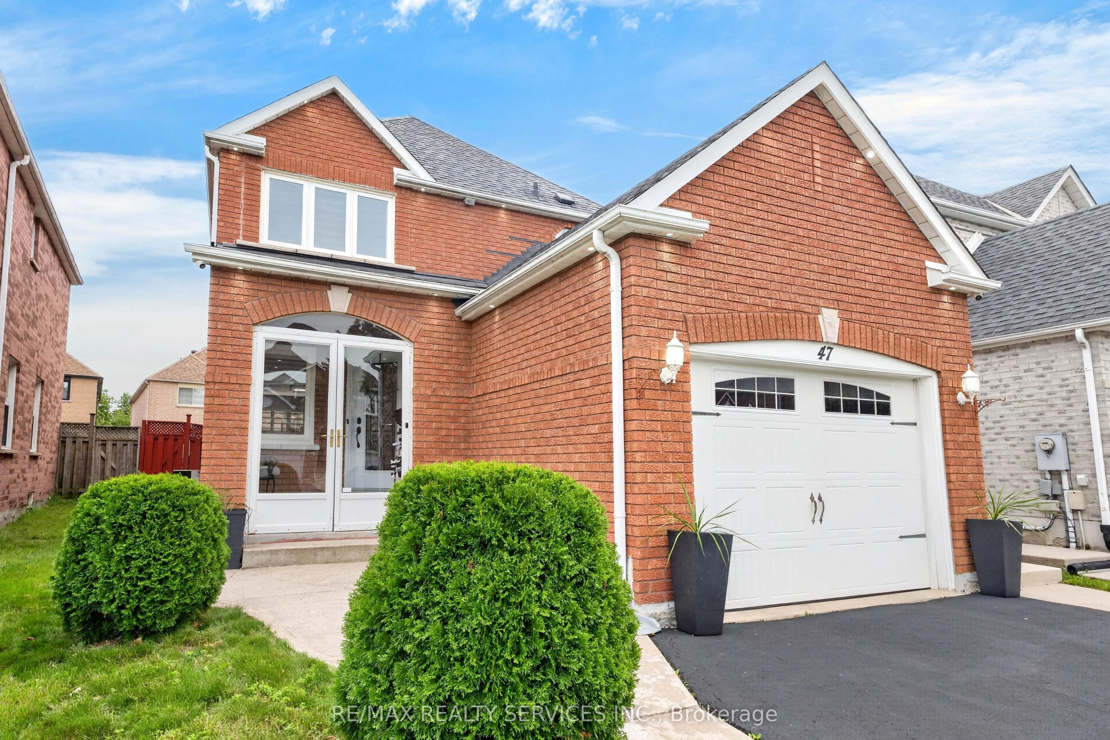 47 Twisted Oak Street