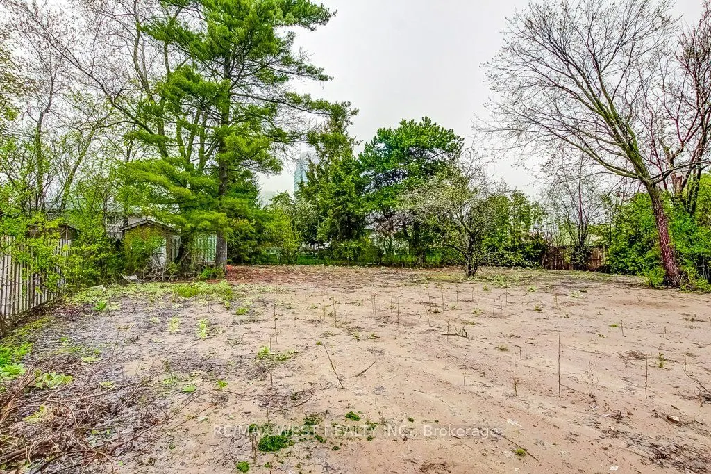 101 (Part Lot 2) Fairview Road W