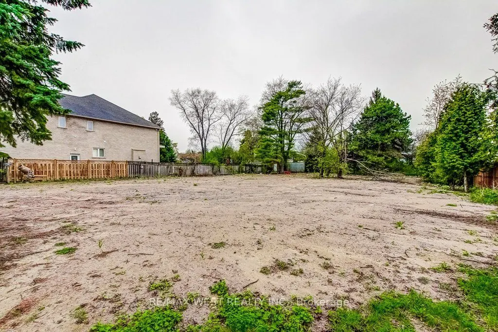 101 (Part Lot 2) Fairview Road W