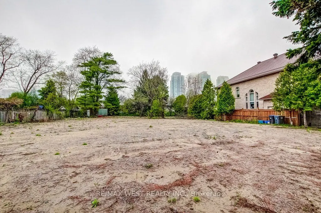 101 (Part Lot 1) Fairview Road W