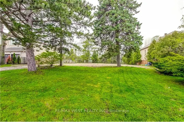 101 (Part Lot 1) Fairview Road W