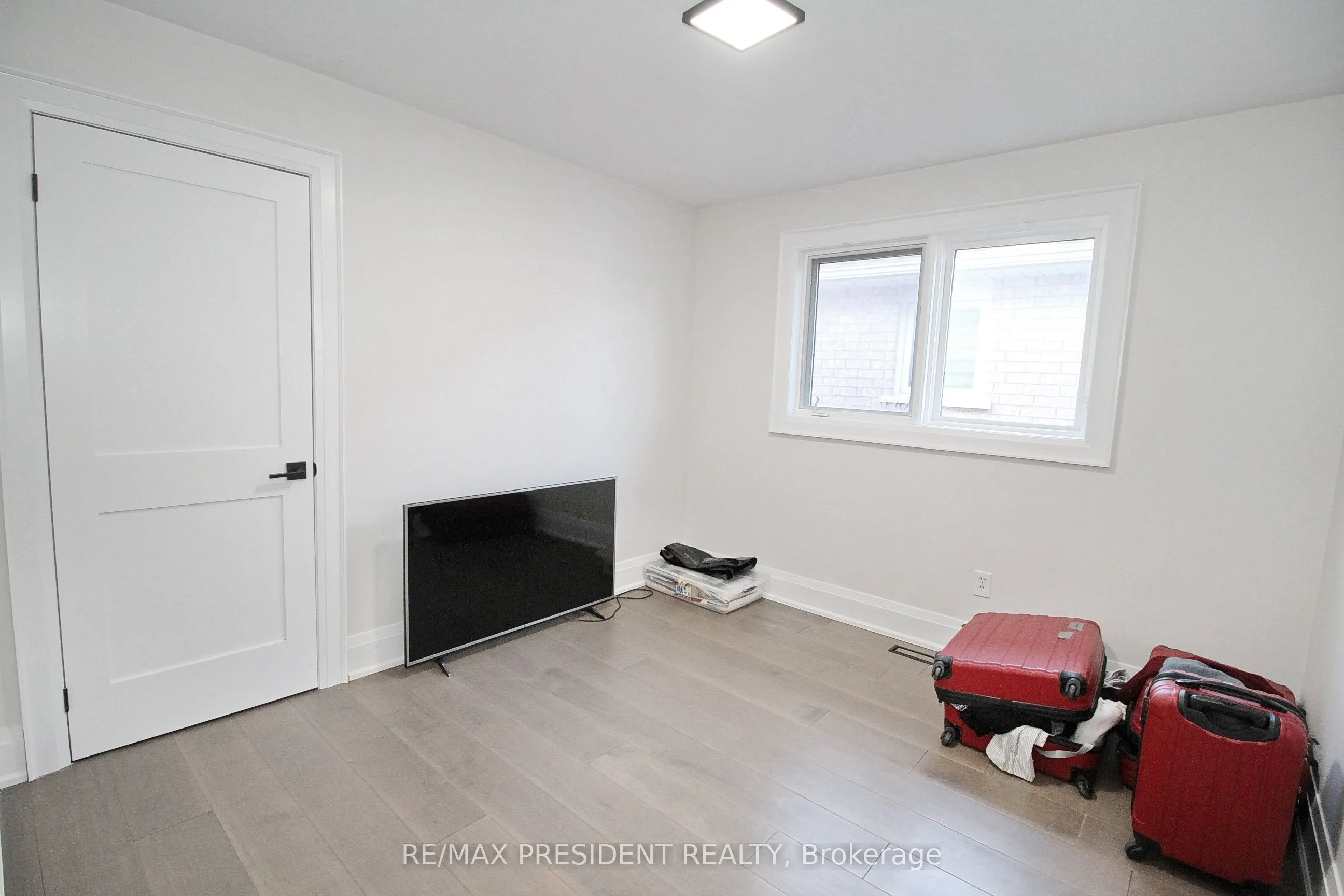 32 Deerglen Drive