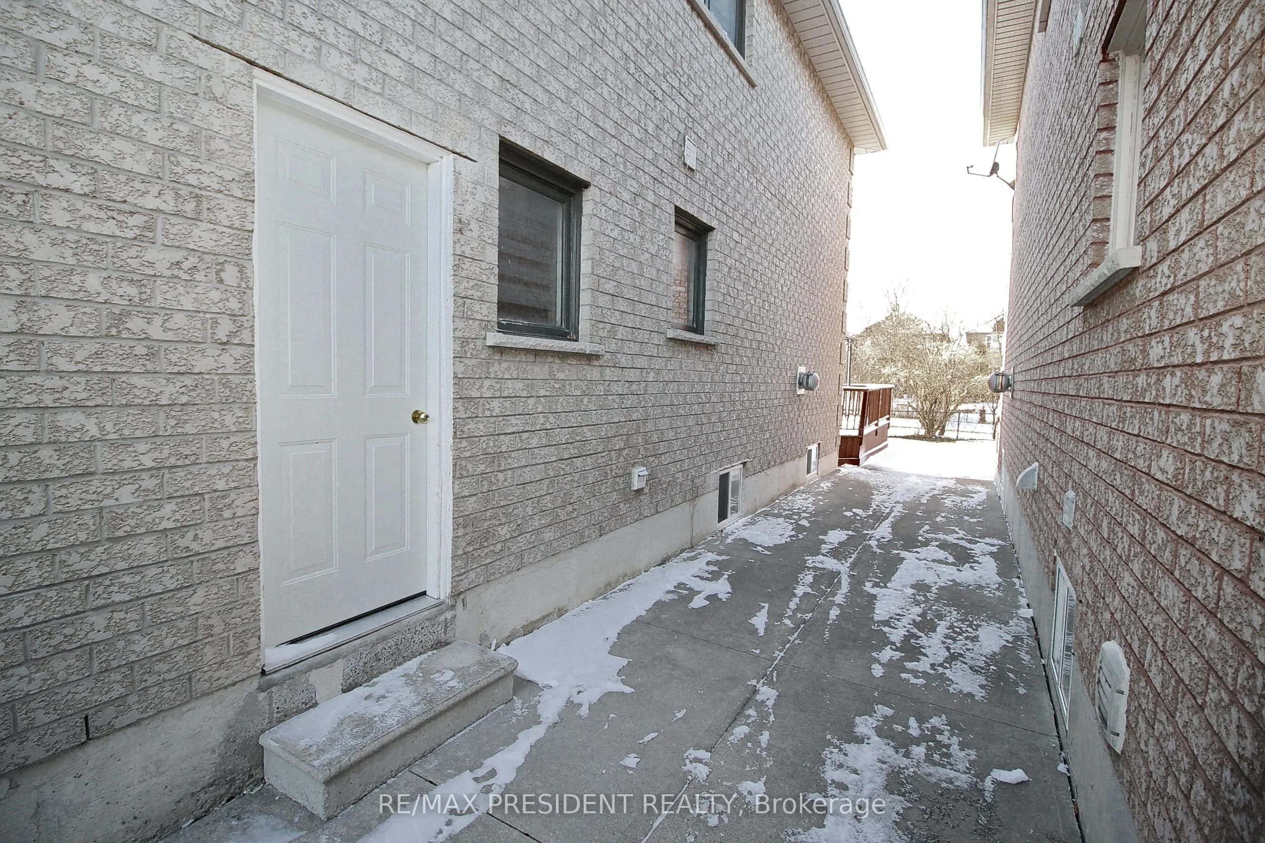 32 Deerglen Drive
