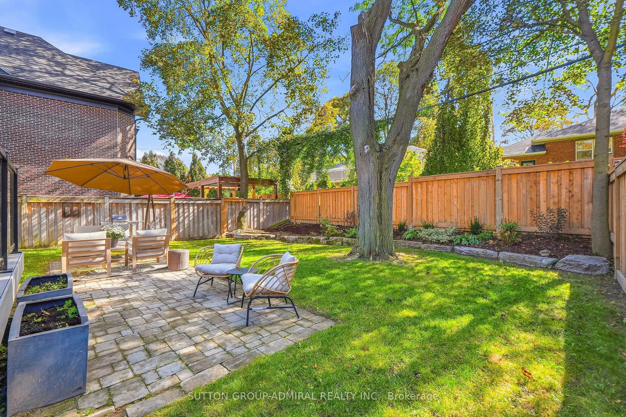 37 Glenellen Drive E