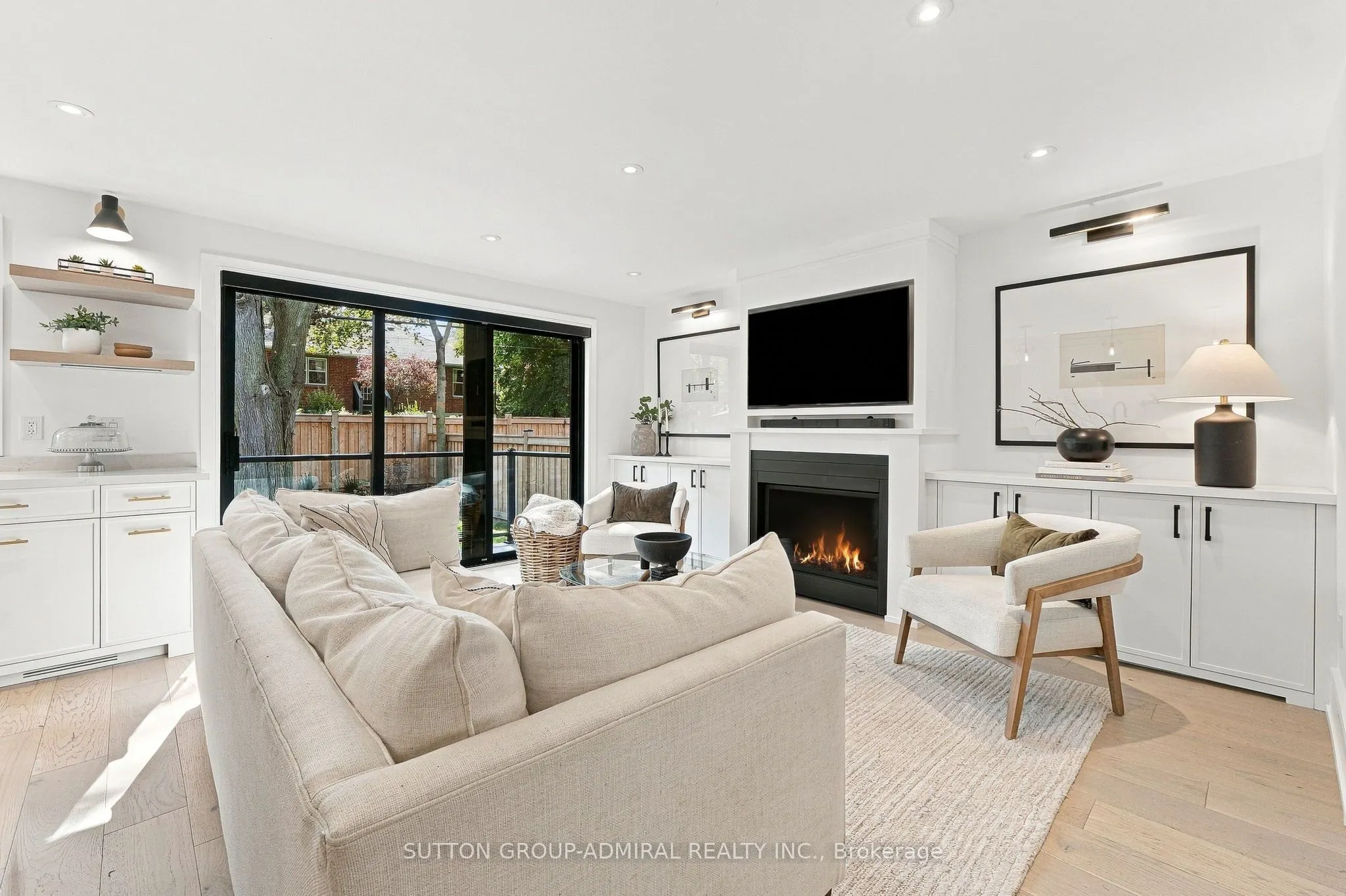 37 Glenellen Drive E