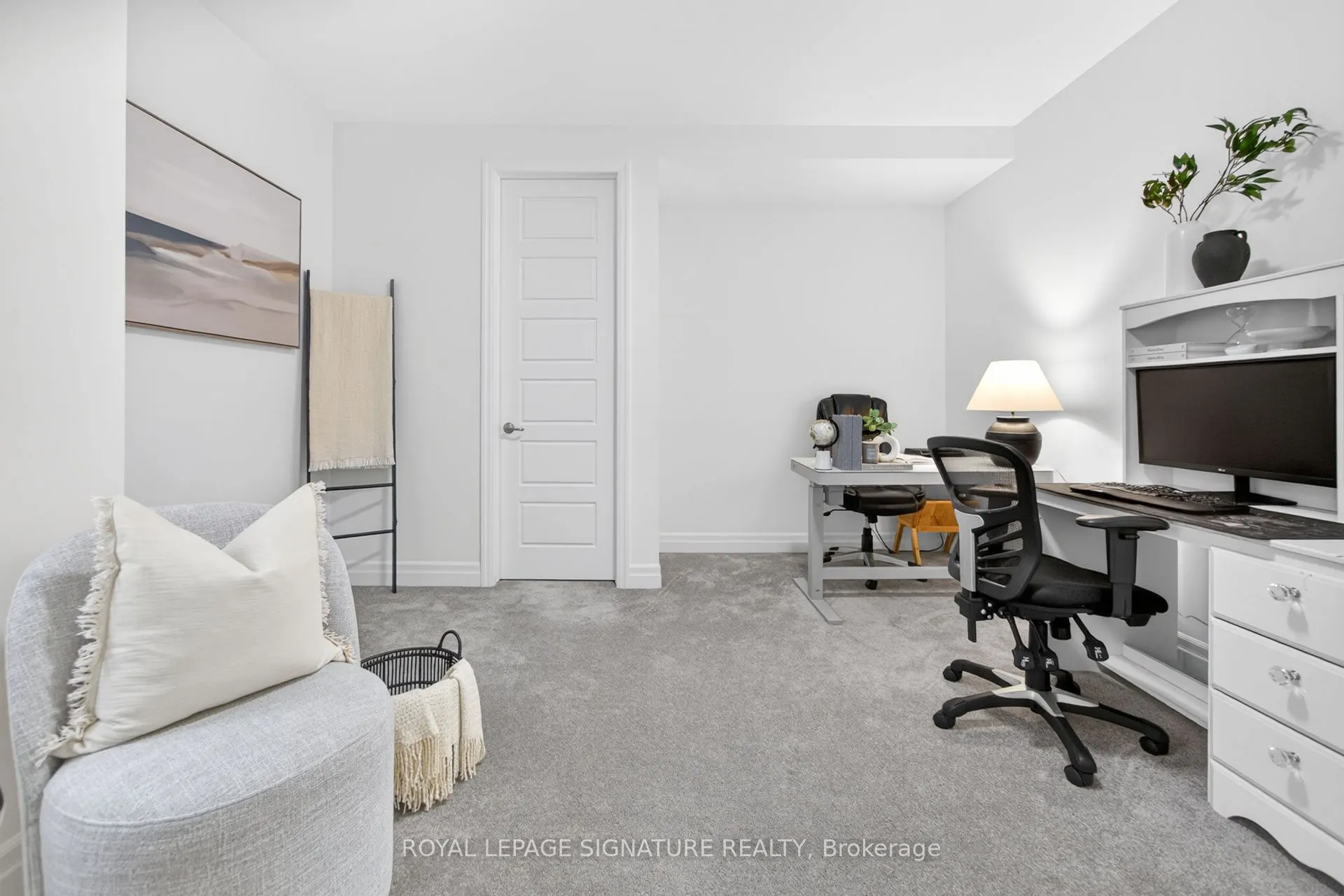 1493 Ford Strathy Crescent