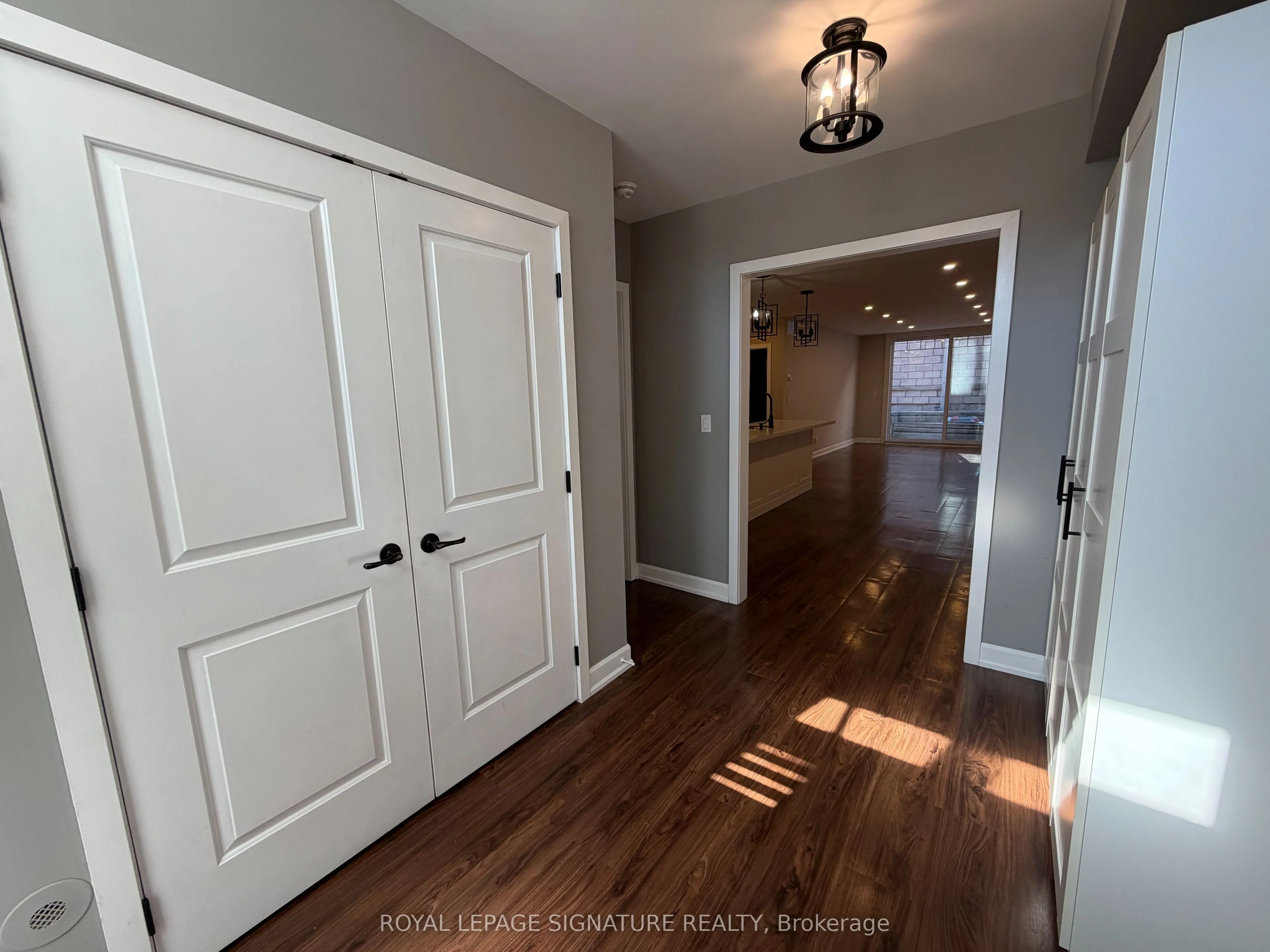 3400 Lake Shore Boulevard W #102