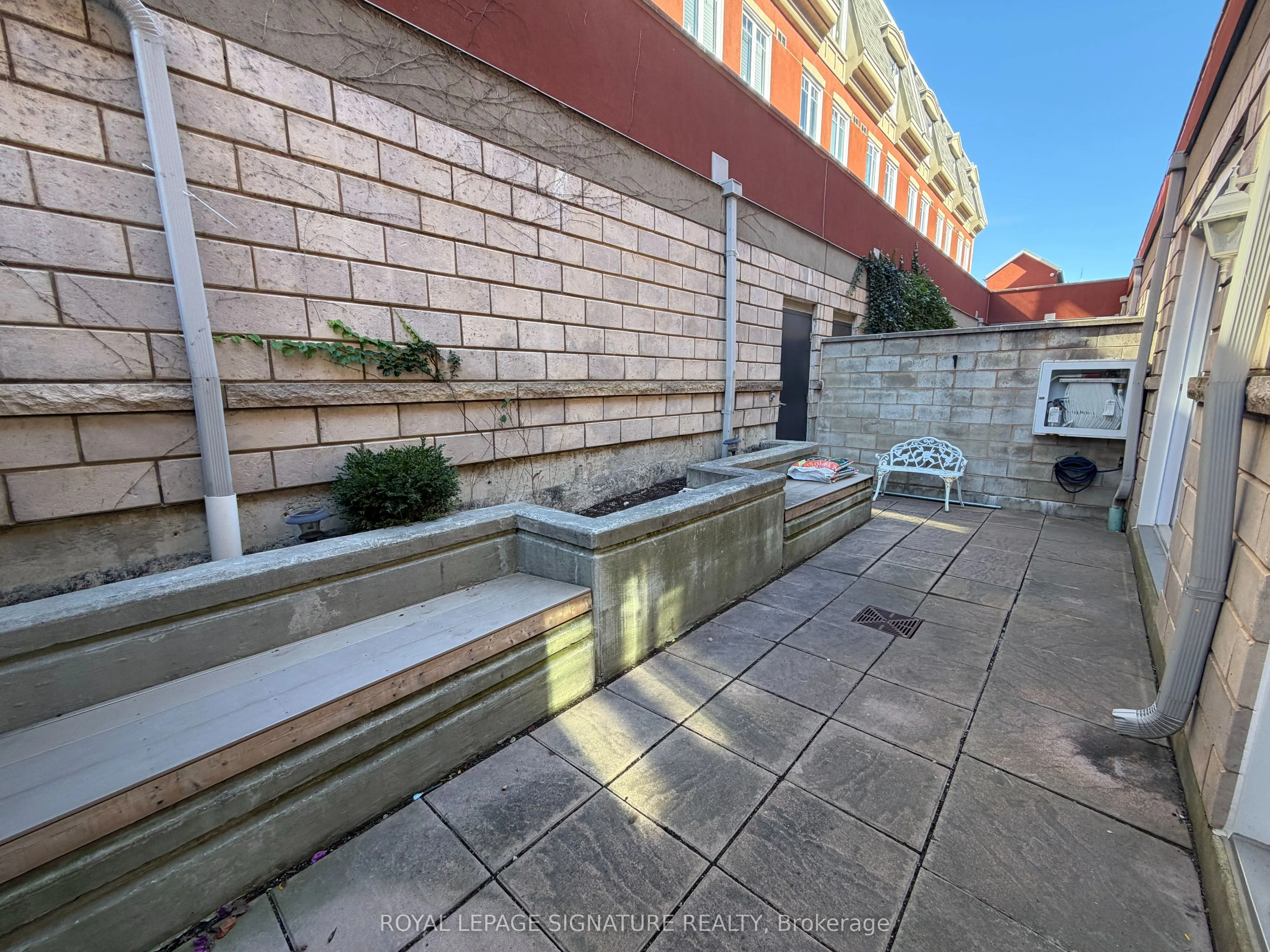3400 Lake Shore Boulevard W #102