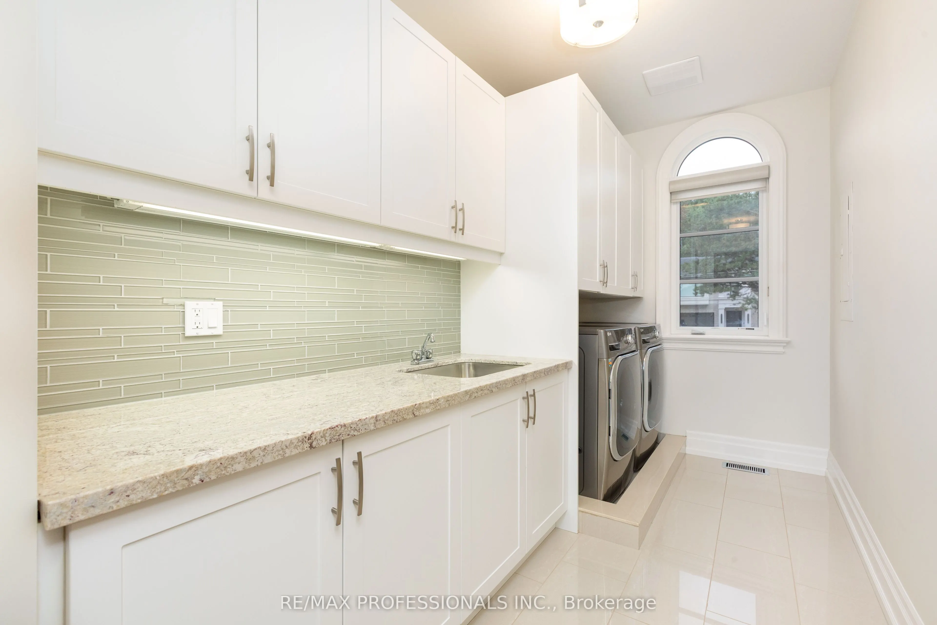 191 Edenbridge Drive