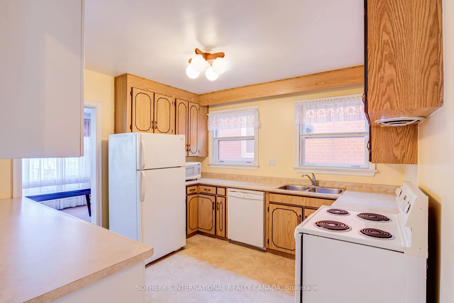 407 Lake Promenade