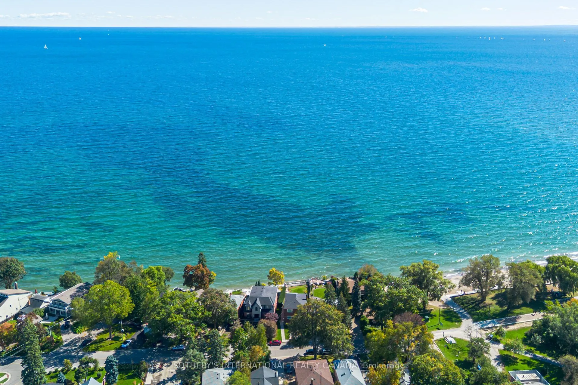 407 Lake Promenade