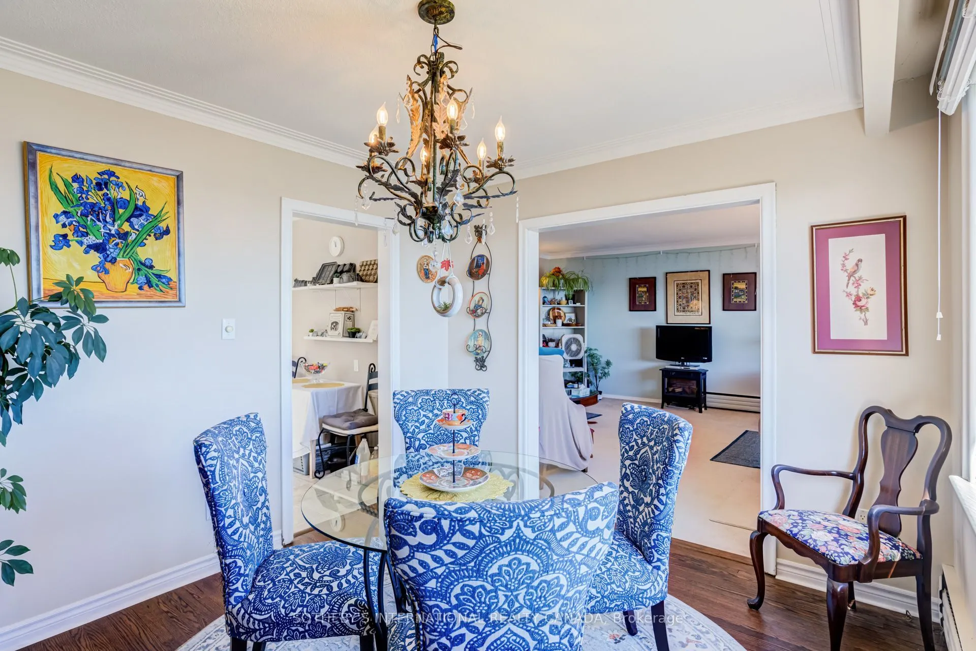 407 Lake Promenade
