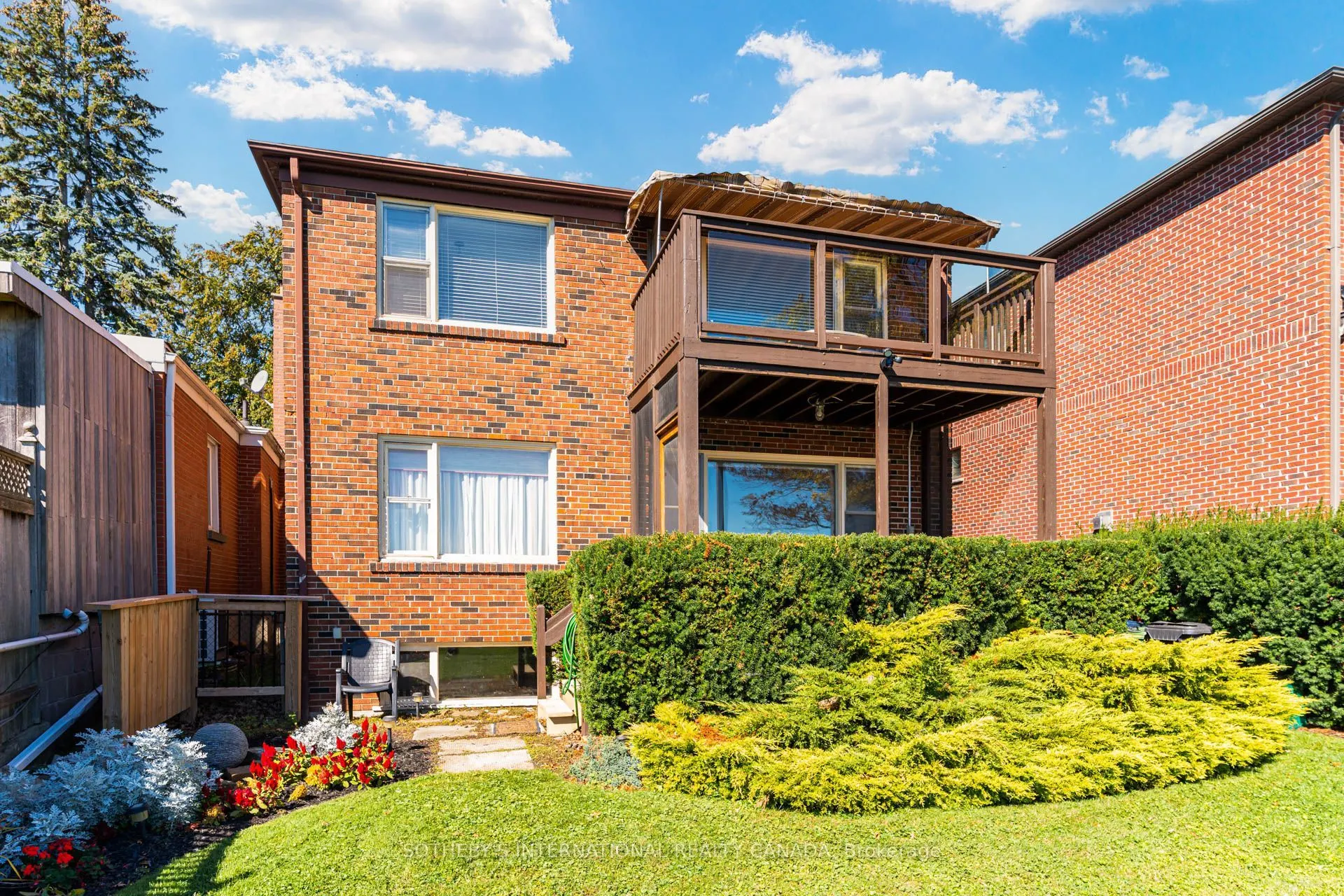407 Lake Promenade