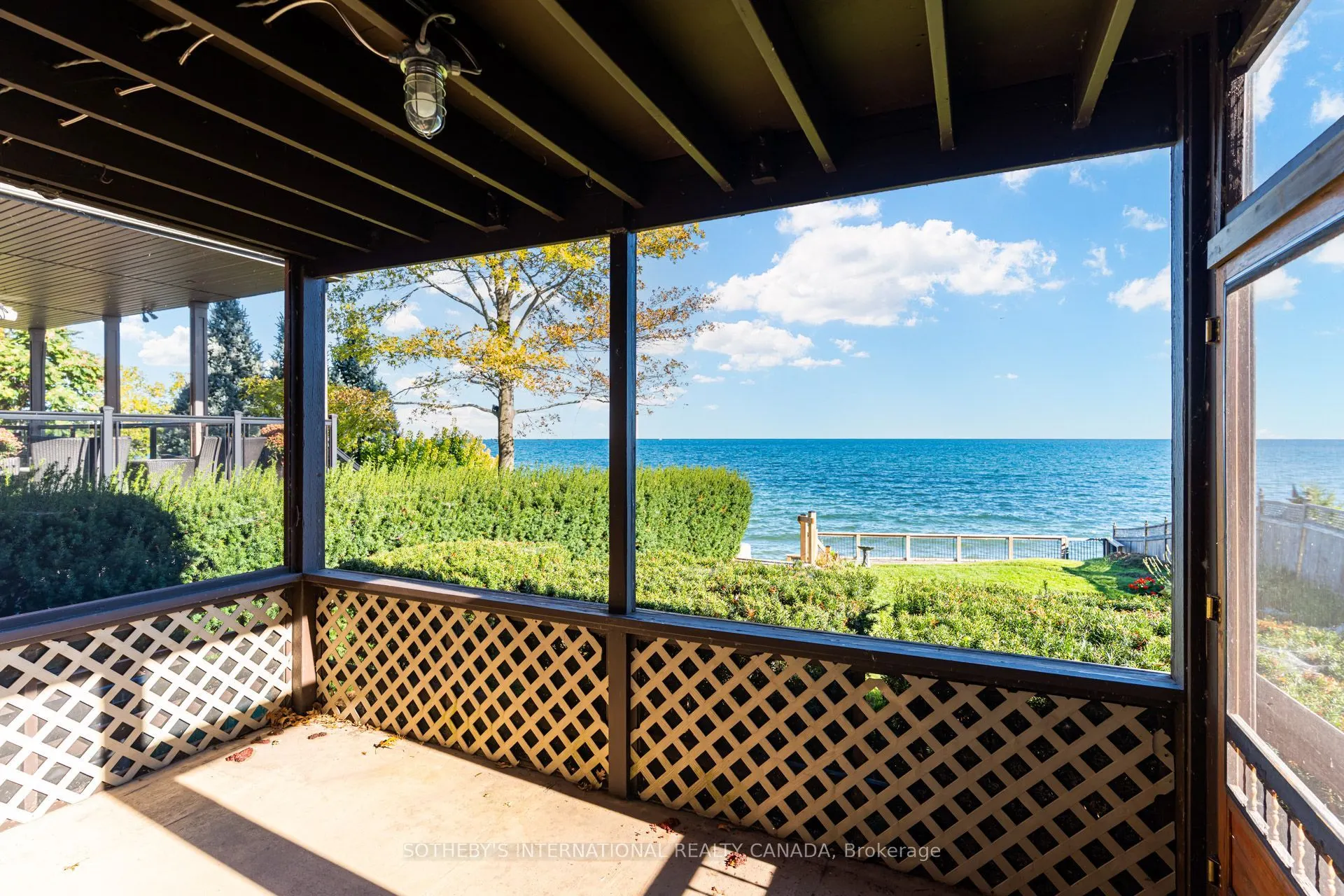 407 Lake Promenade