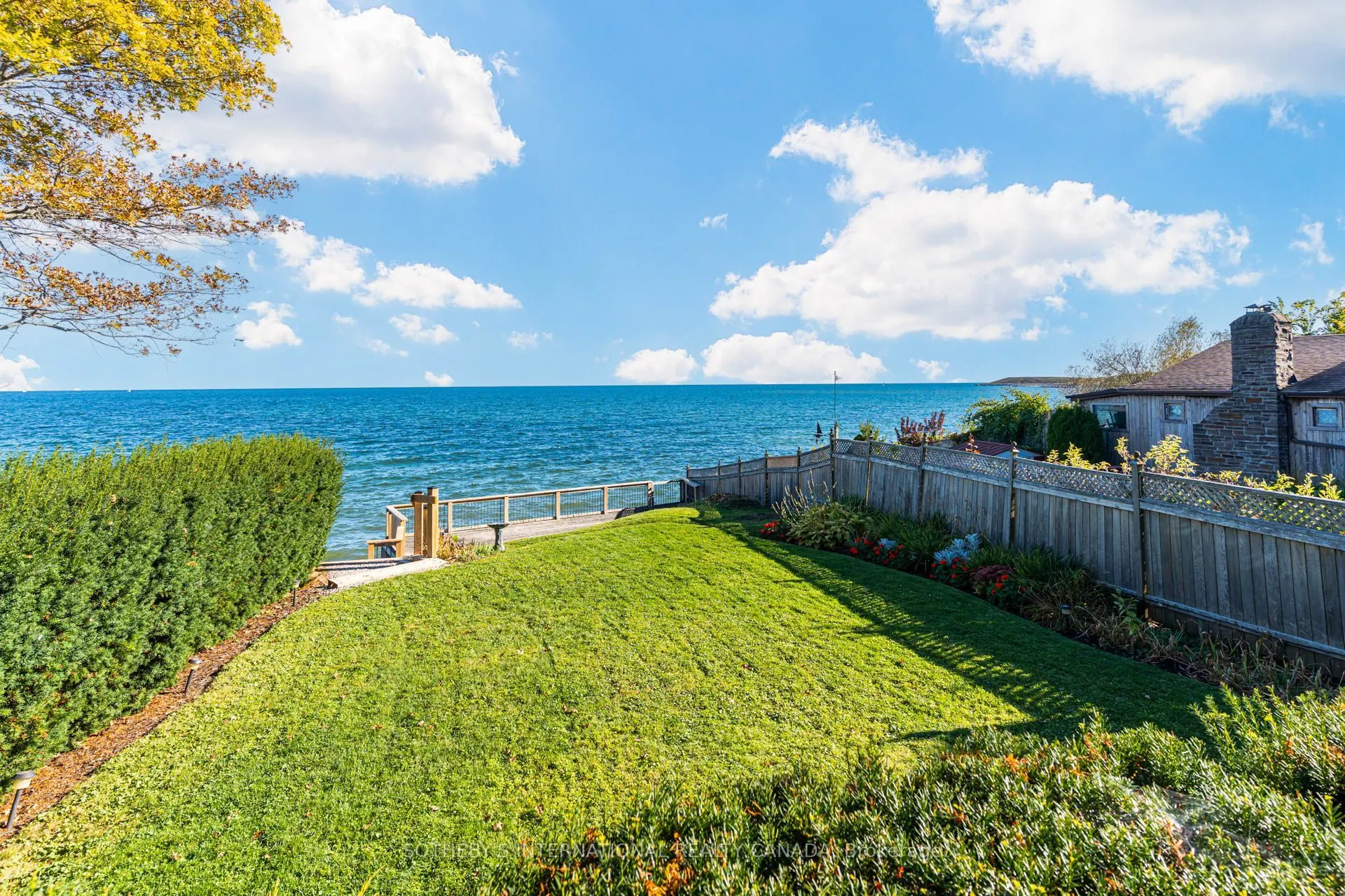 407 Lake Promenade