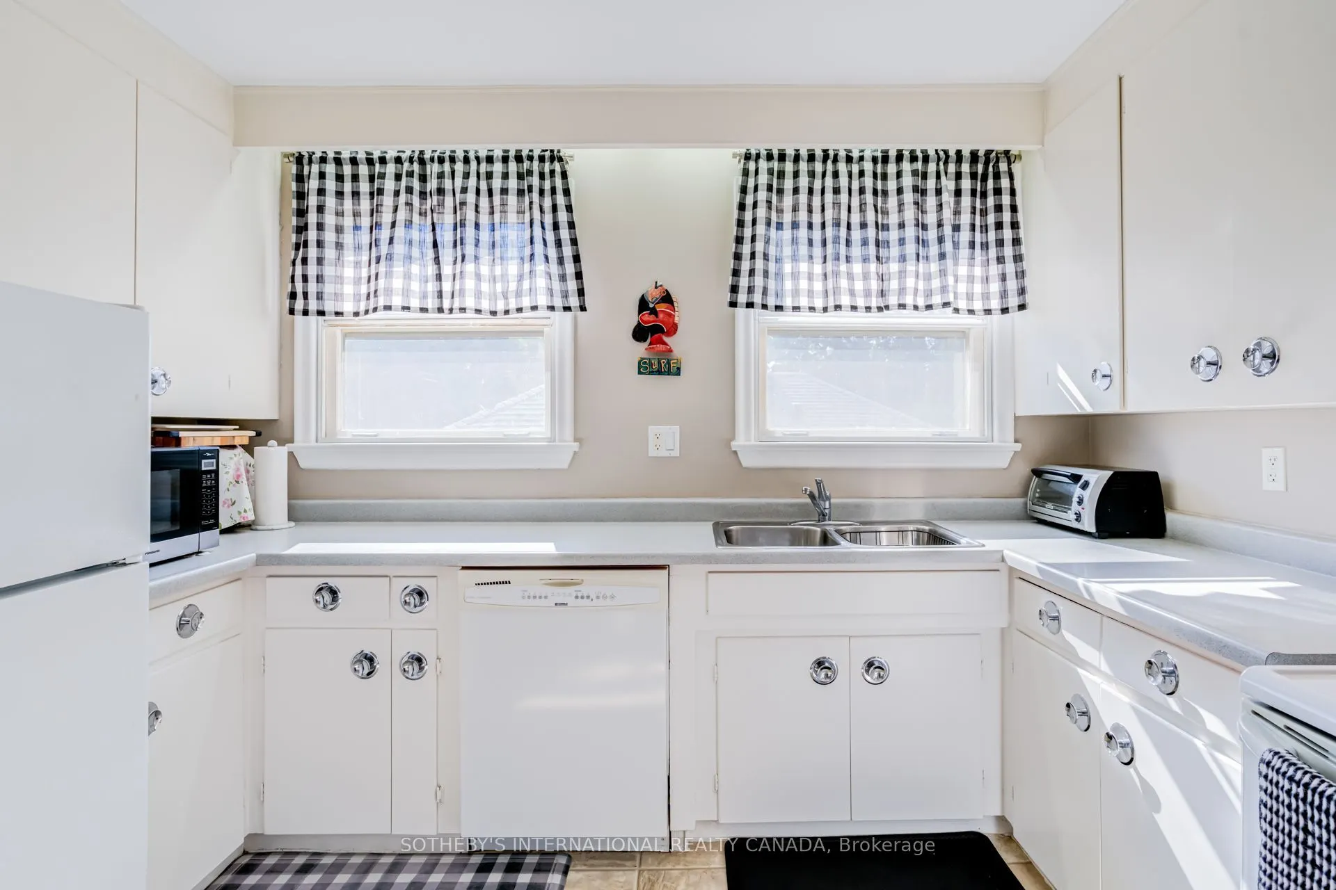 407 Lake Promenade