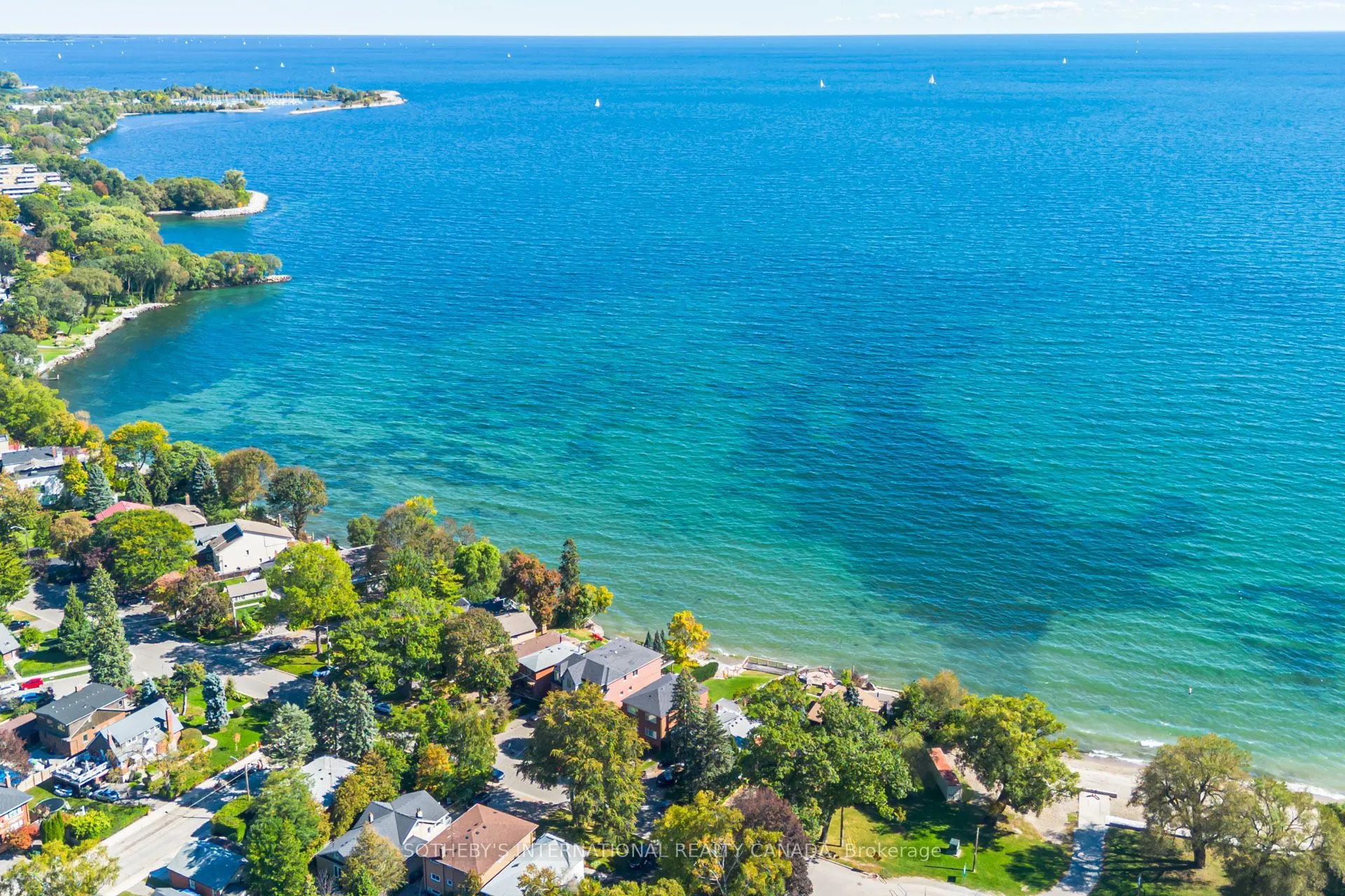 407 Lake Promenade