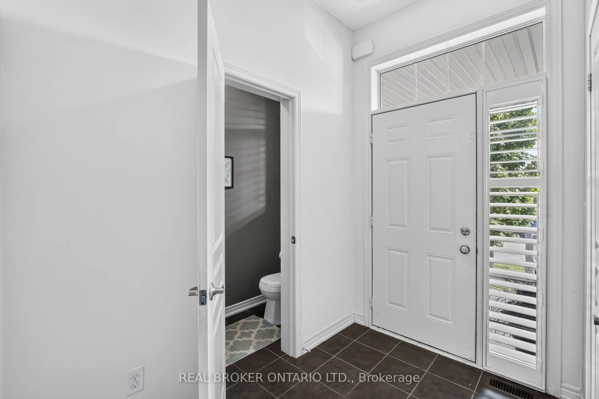 3231 Stoney Crescent