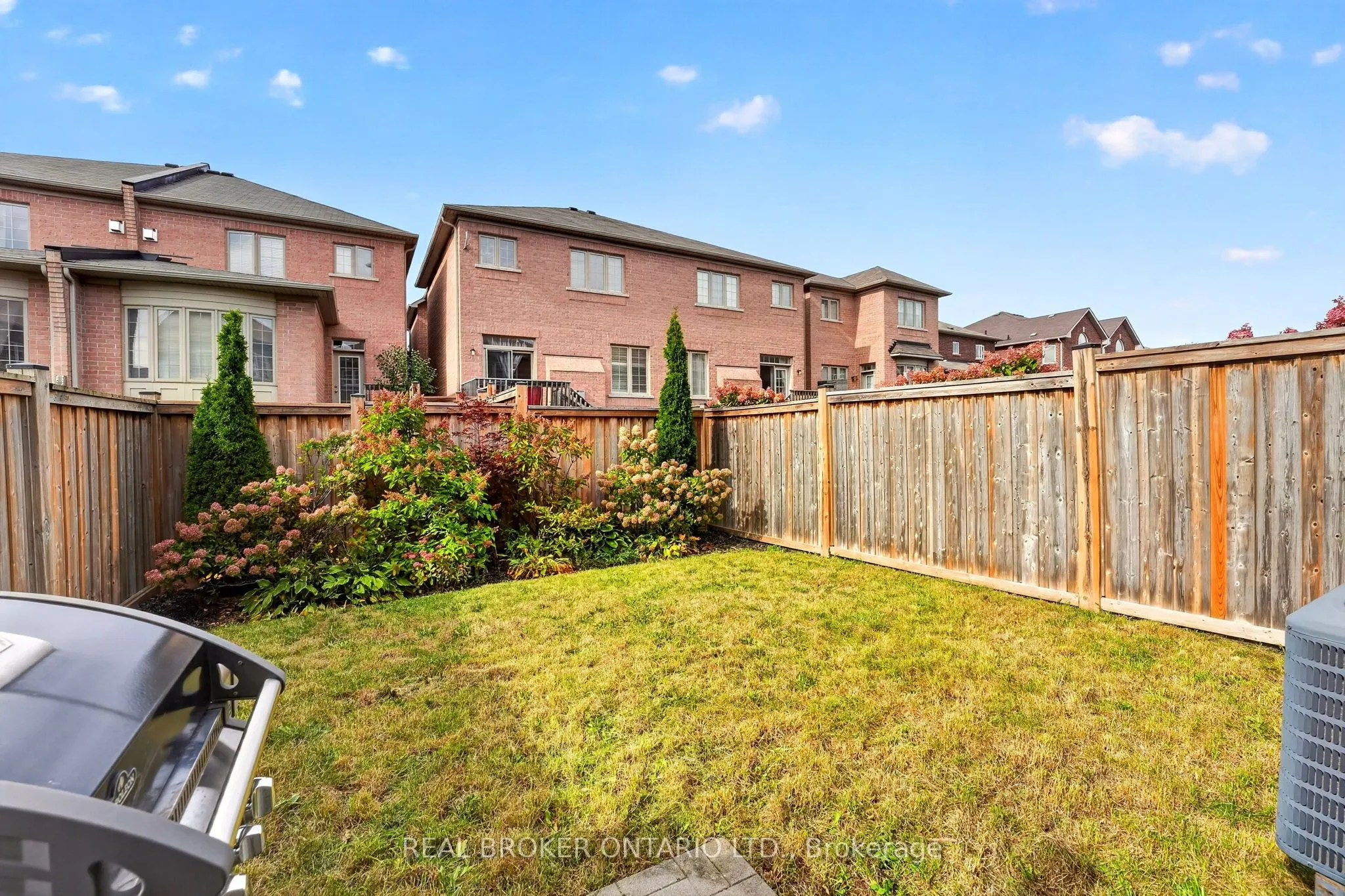 3231 Stoney Crescent