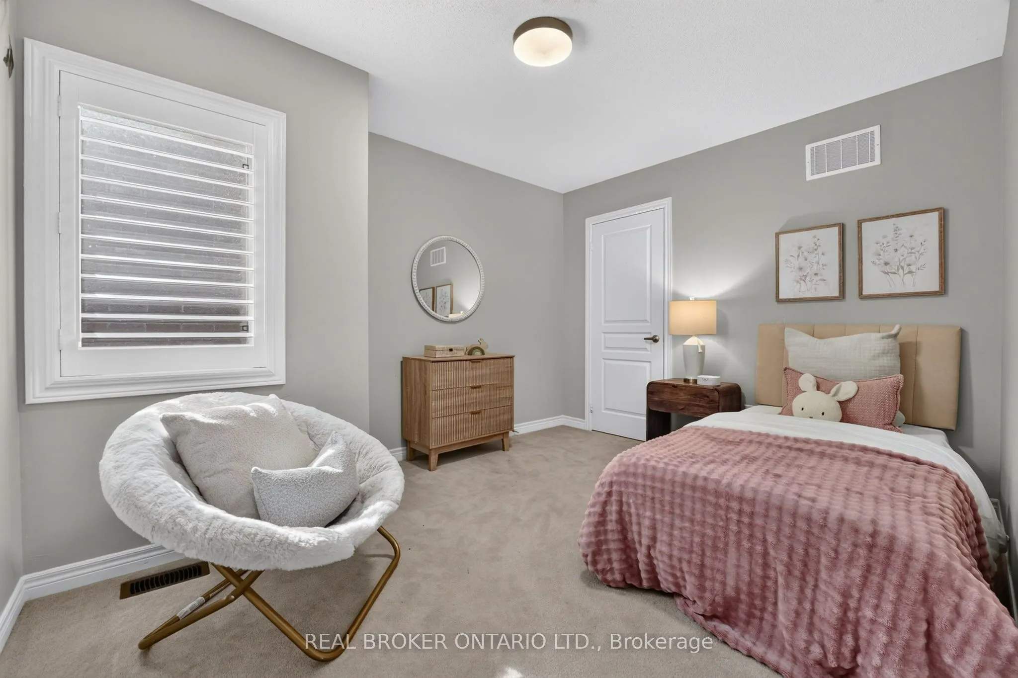 3231 Stoney Crescent