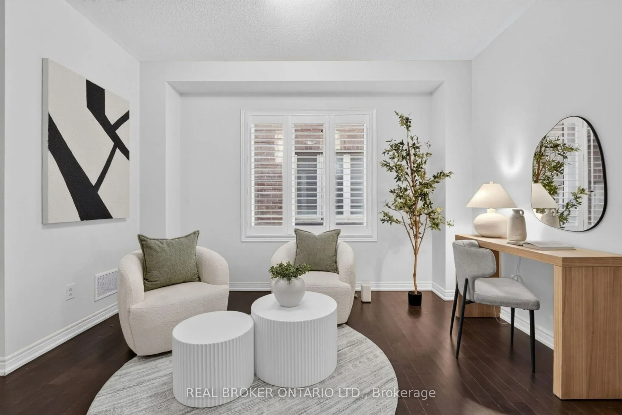 3231 Stoney Crescent