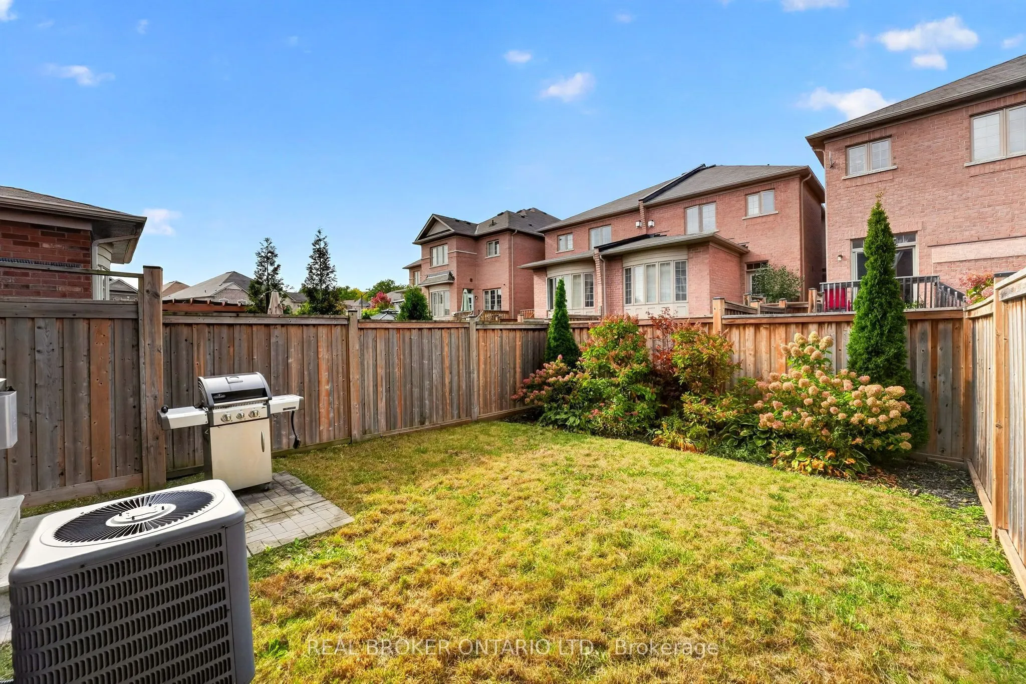 3231 Stoney Crescent